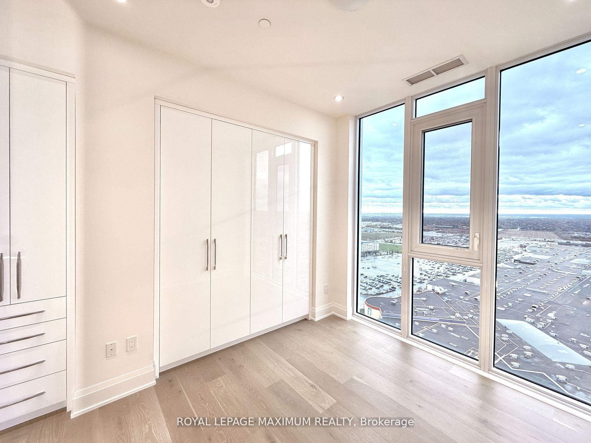 9000 Jane Street Unit PH 212 photo 28
