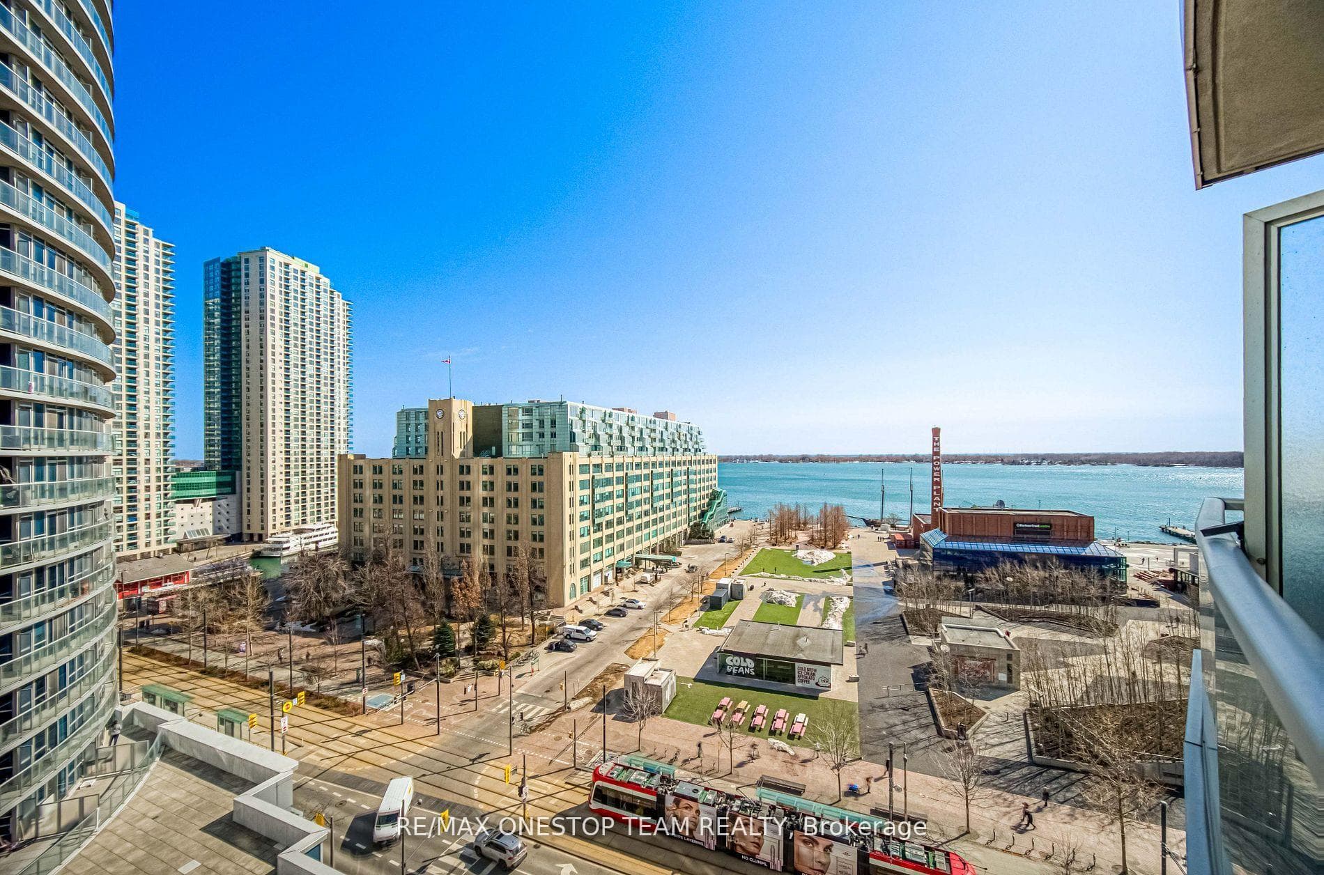 218 Queens Quay Unit 1002 photo 28