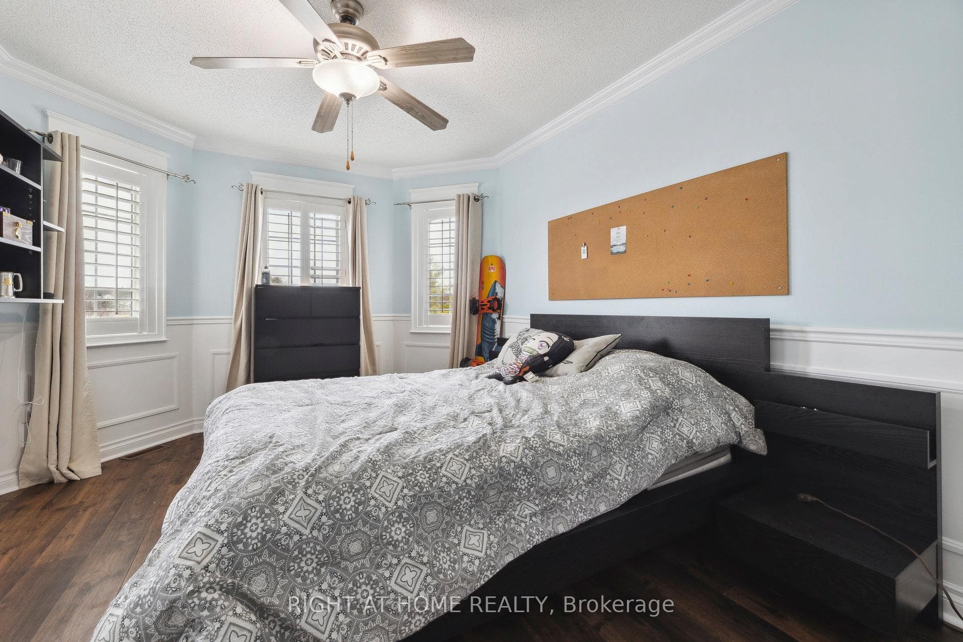 560 Nottingham Crescent photo 23