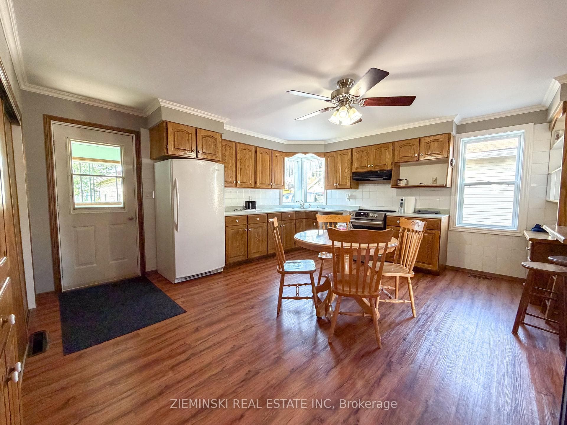 508 Marion Street photo 6