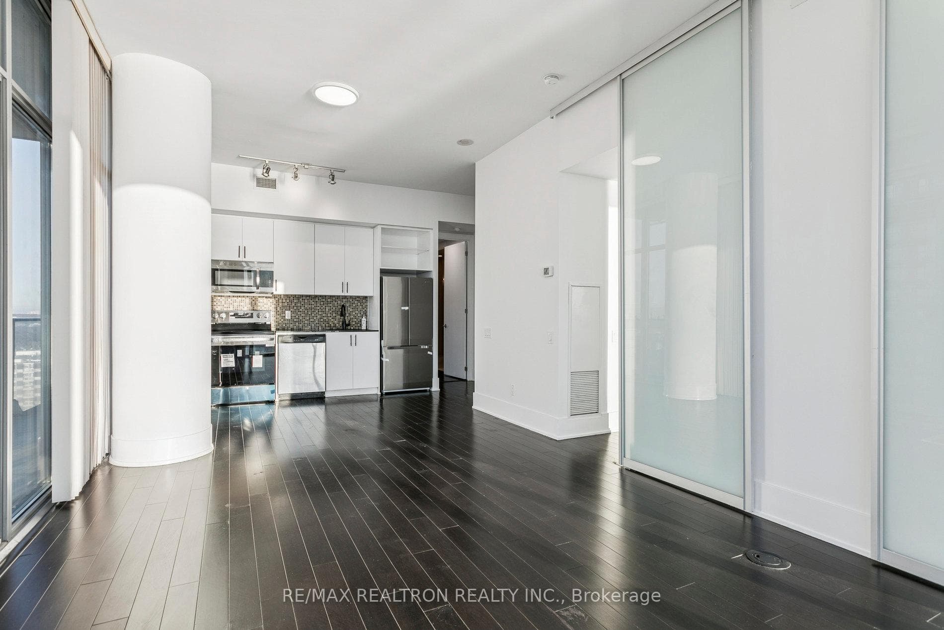 103 The Queensway N/A Unit 2805 photo 4