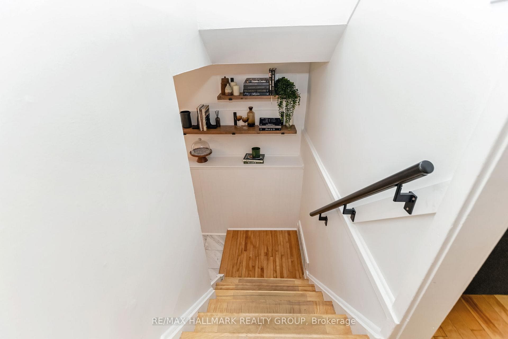 1225 Foxbar Avenue photo 10