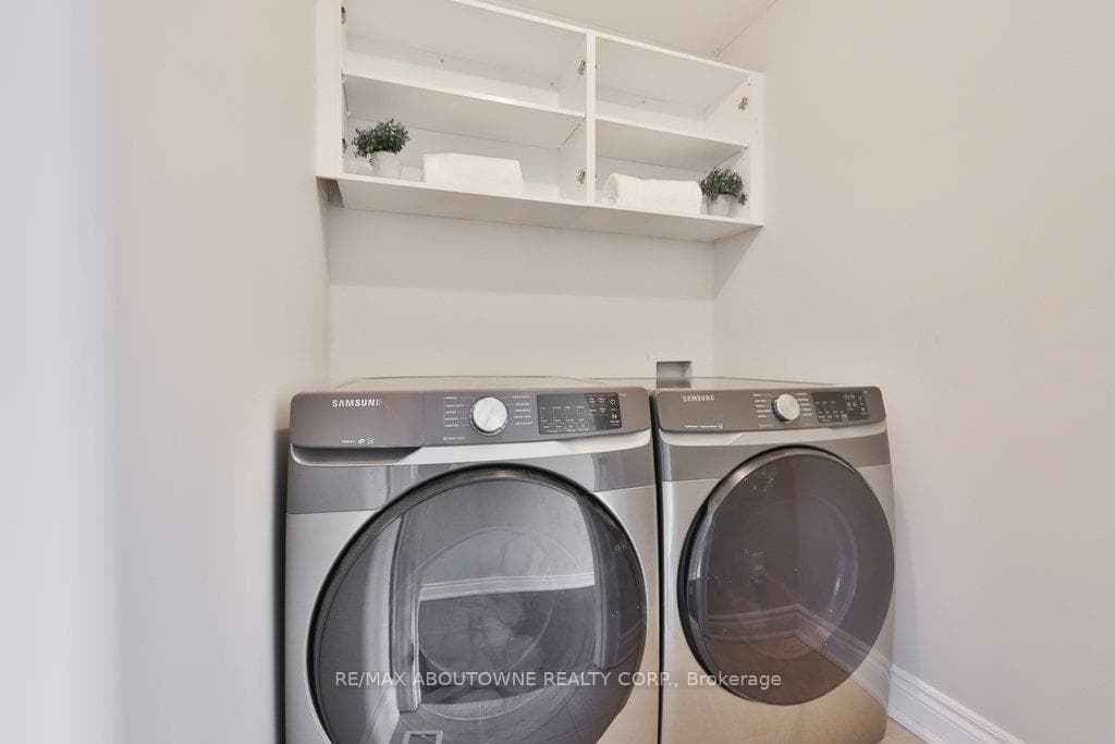 120 Bronte Road Unit 8 photo 39