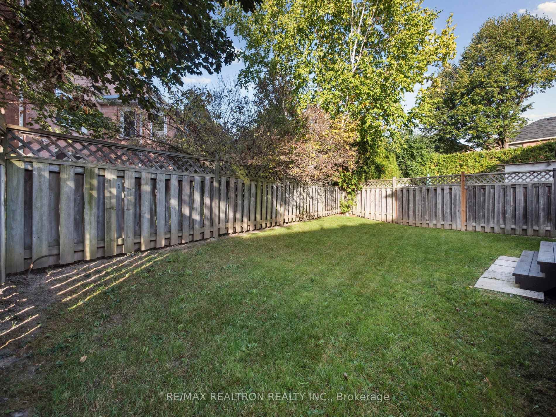58 Roseborough Crescent photo 46