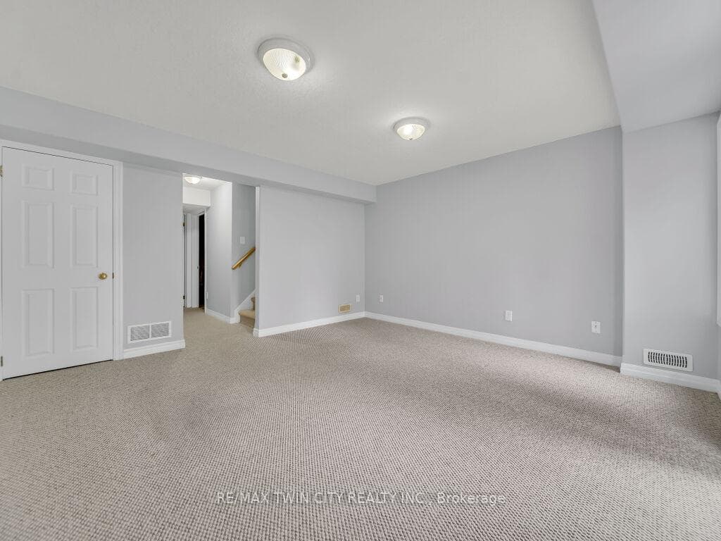 535 WINDFLOWER Crescent Unit #11 photo 21