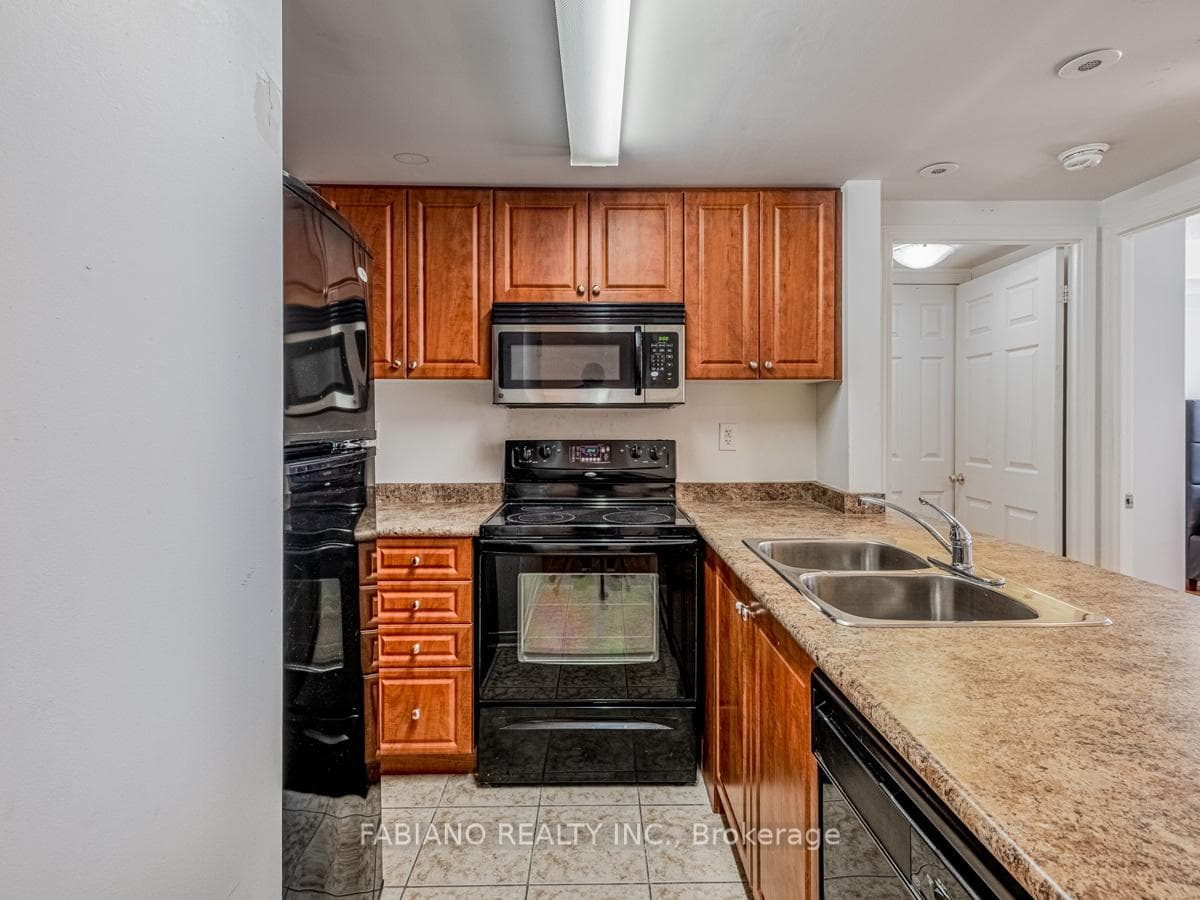3049 Finch Avenue Unit 2016 photo 4