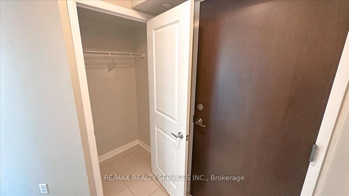 215 Sherway Gardens Road Unit 1810 photo 8