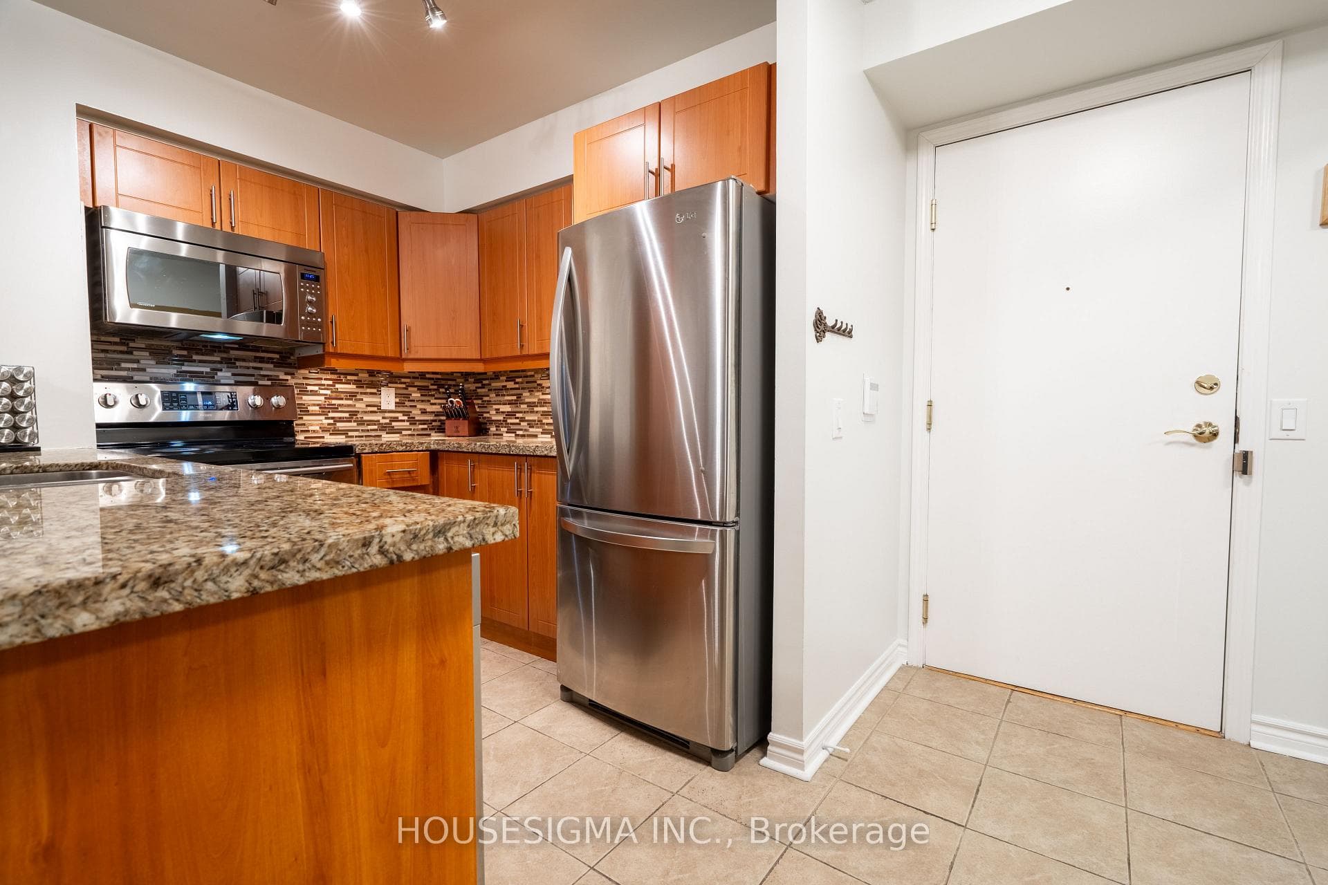 35 Kingsbridge Garden Circle Unit 513 photo 3