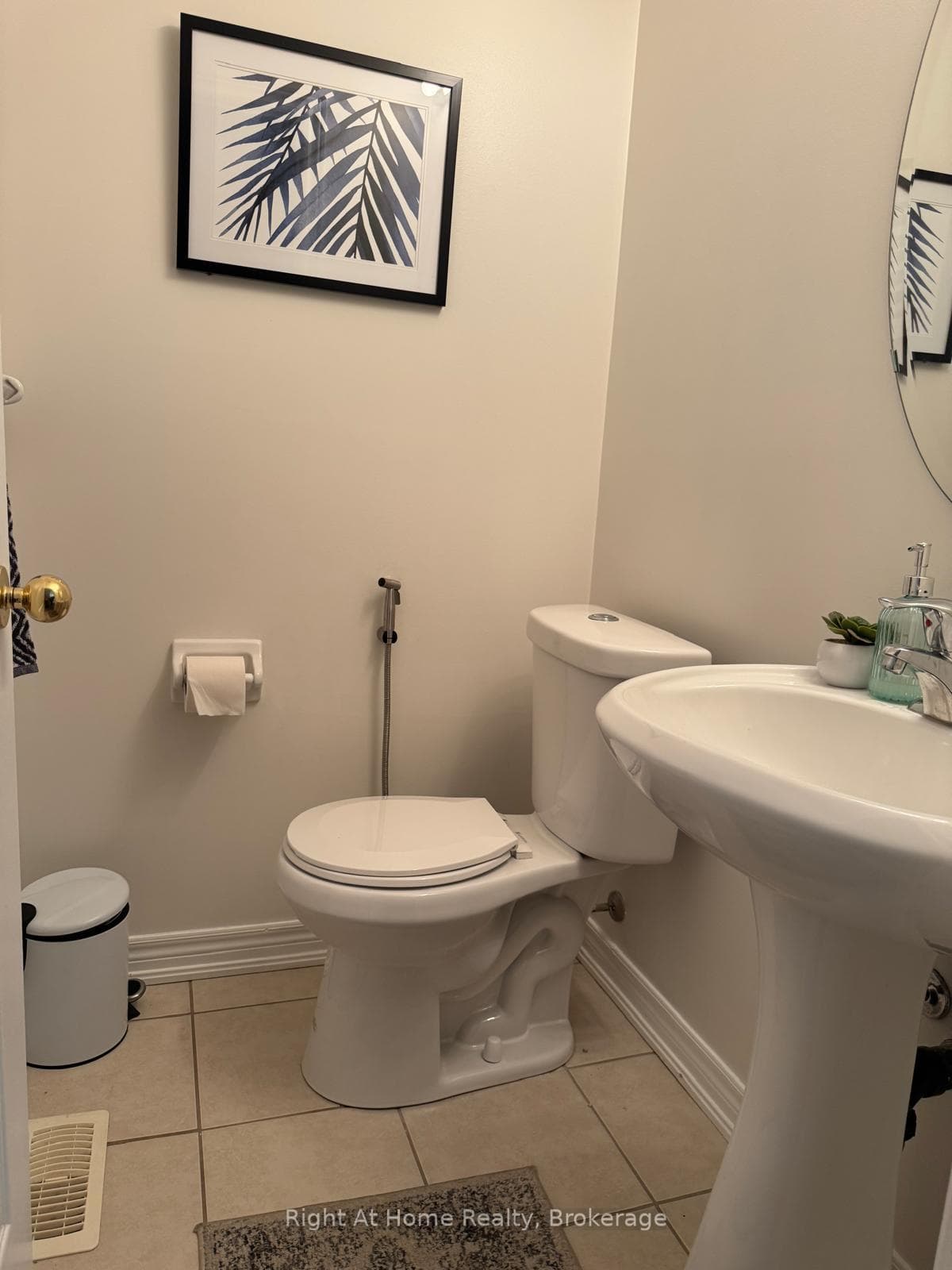 76 Easthampton Road photo 7