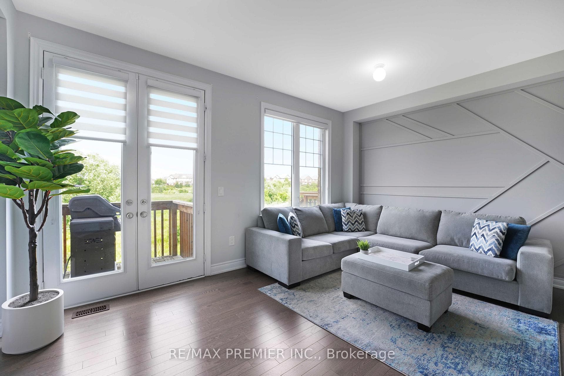 72 Davenfield Circle photo 3