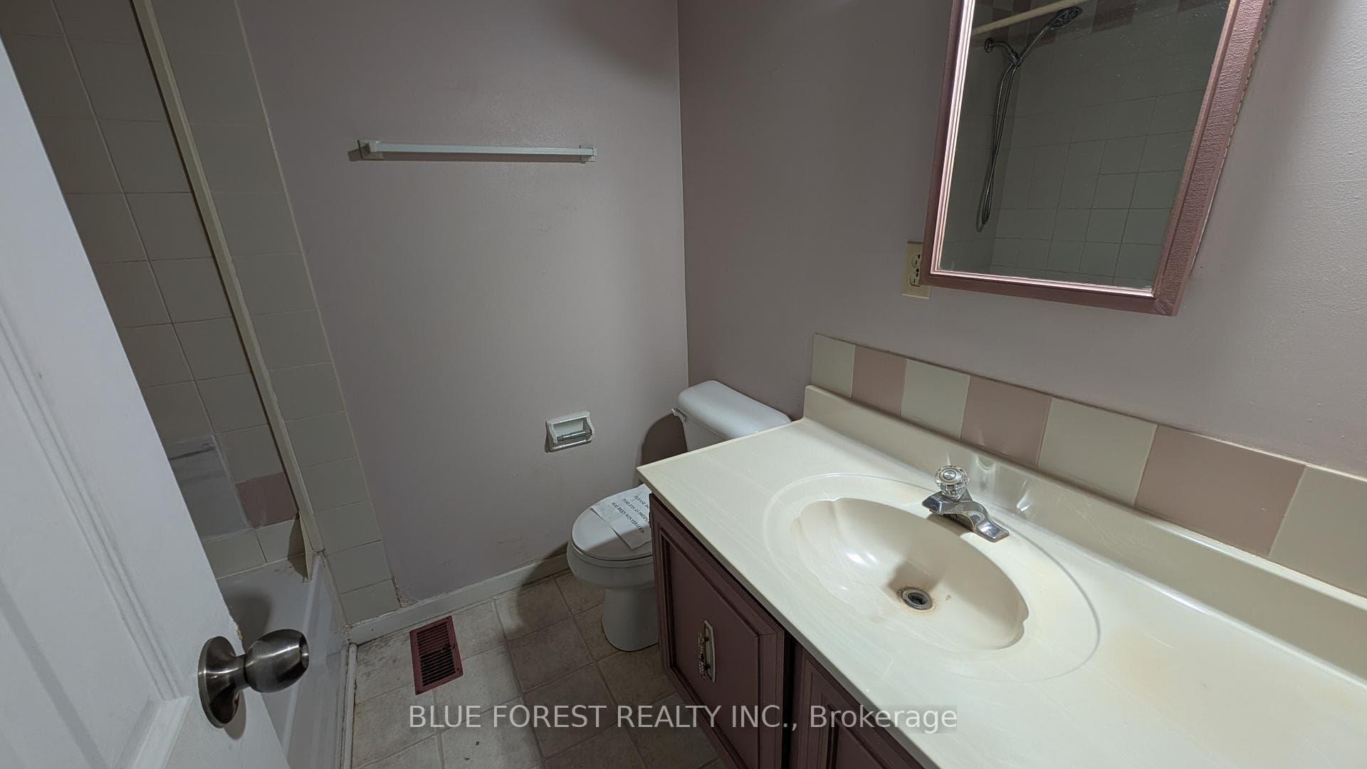 710 Wonderland Road Unit 8 photo 12