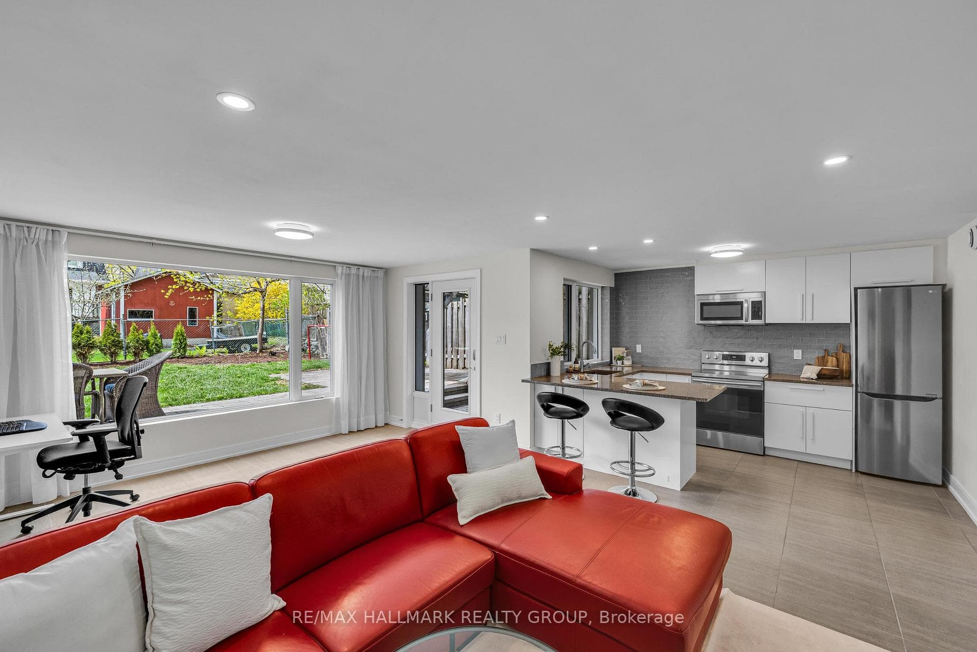 92 Grange Avenue photo 34