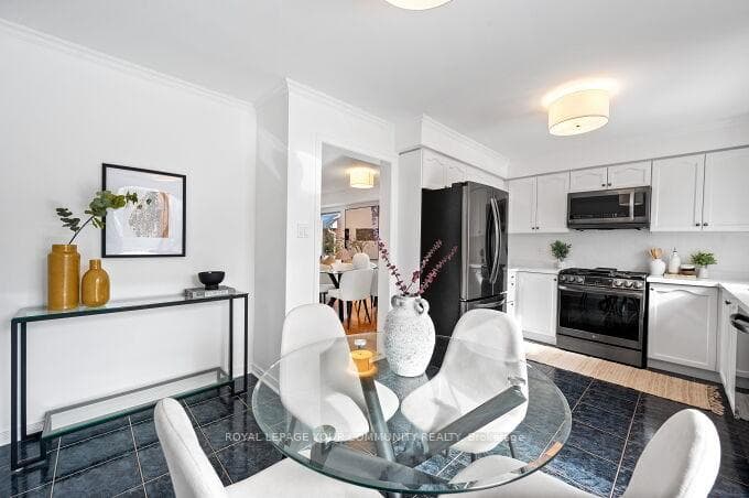 306 Silken Laumann Drive photo 16