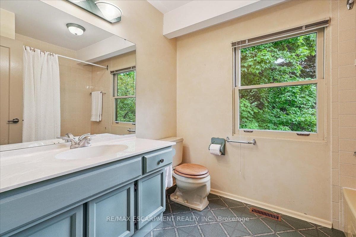 Main Bathroom
