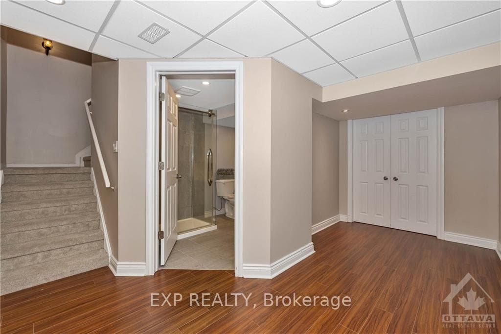 50 LAXFORD Drive photo 23
