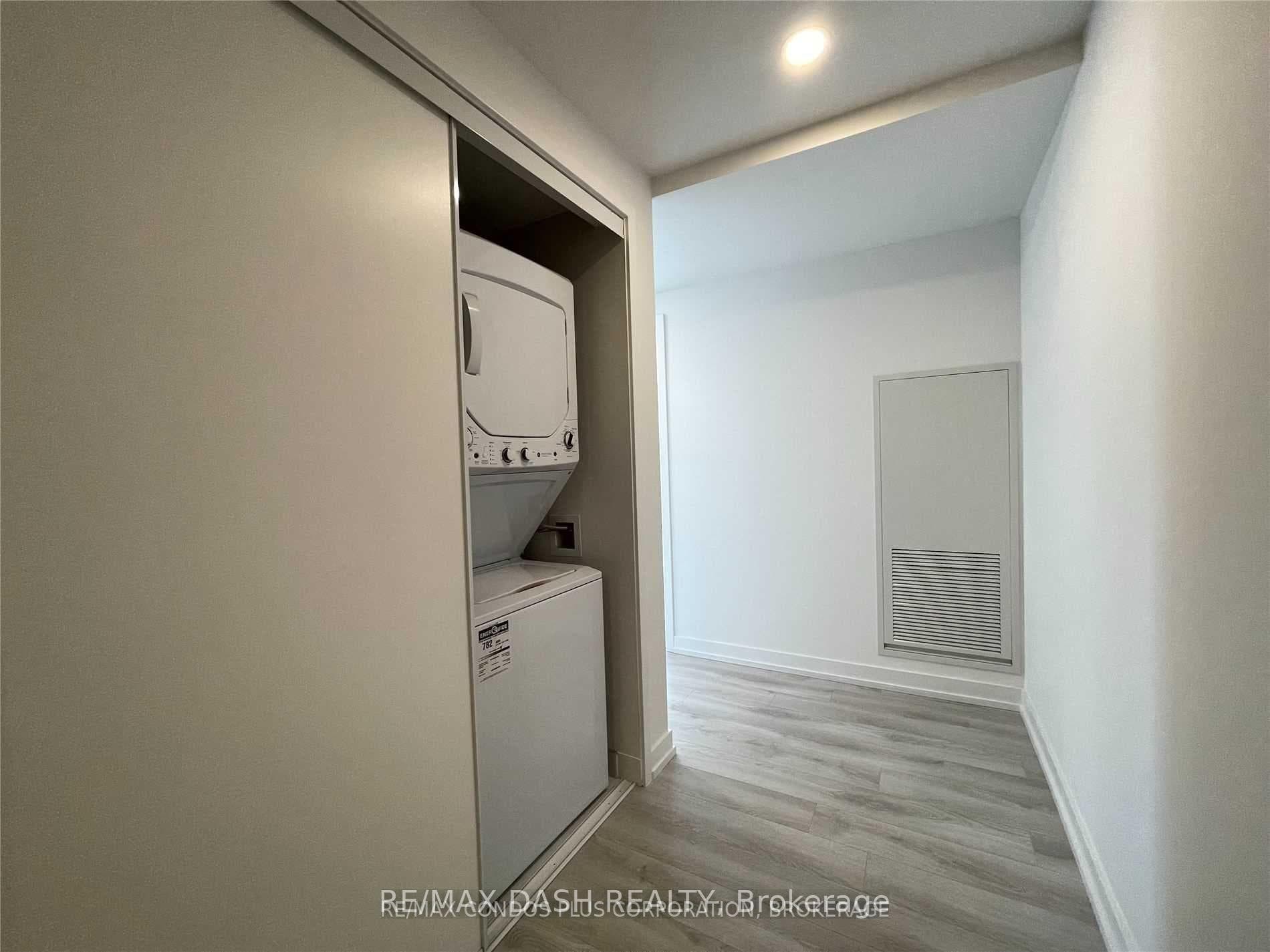 33 Helendale Avenue Unit 506 photo 7