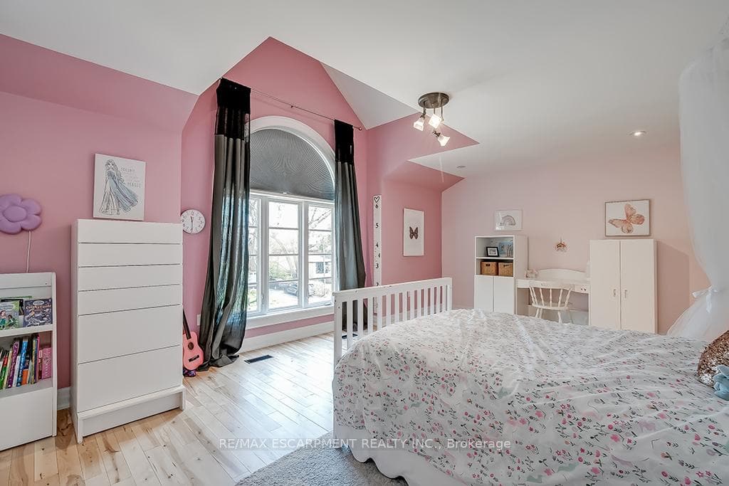 246 Pomona Avenue photo 33