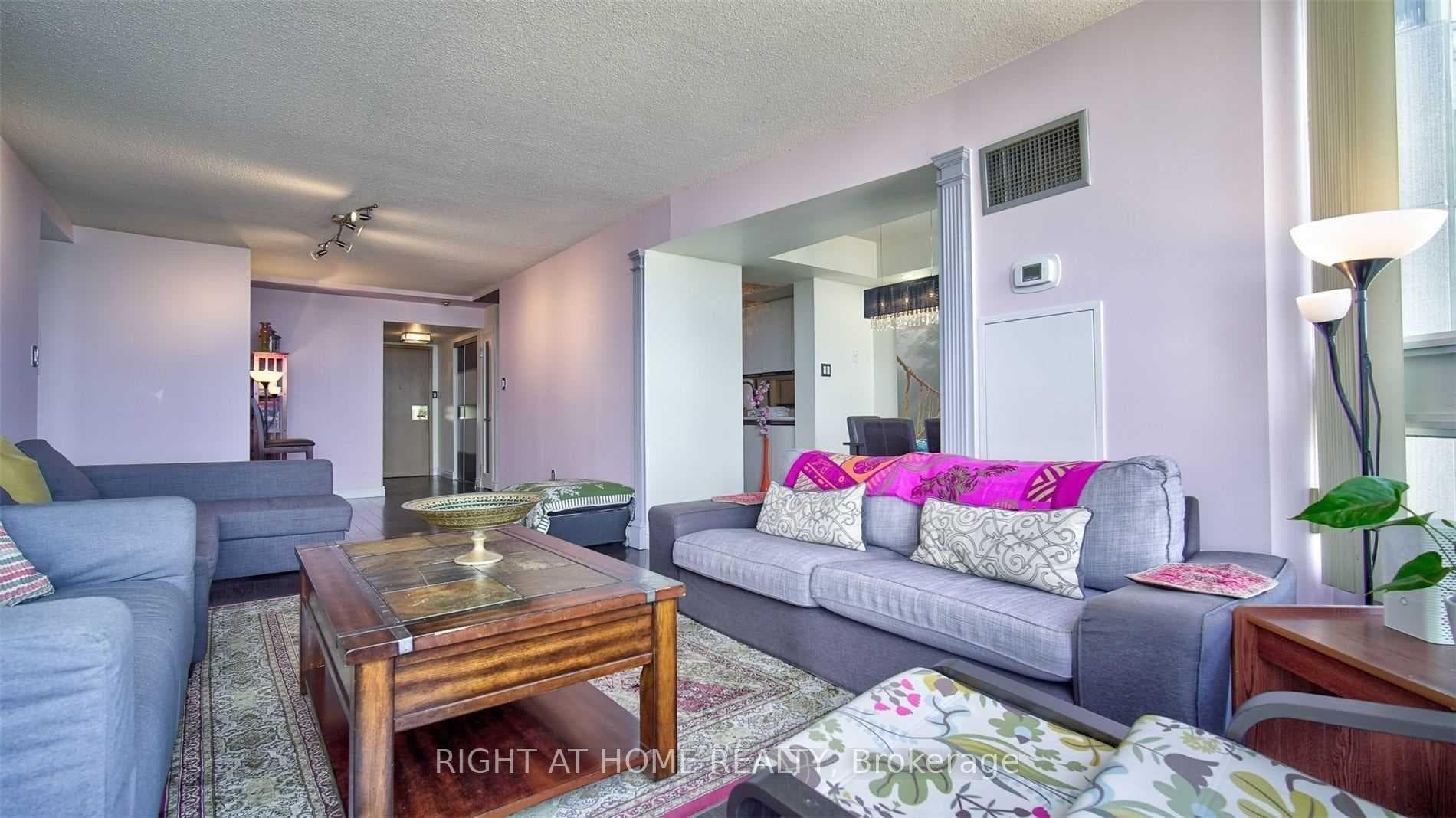 3233 Eglinton Avenue Unit 1406 photo 19