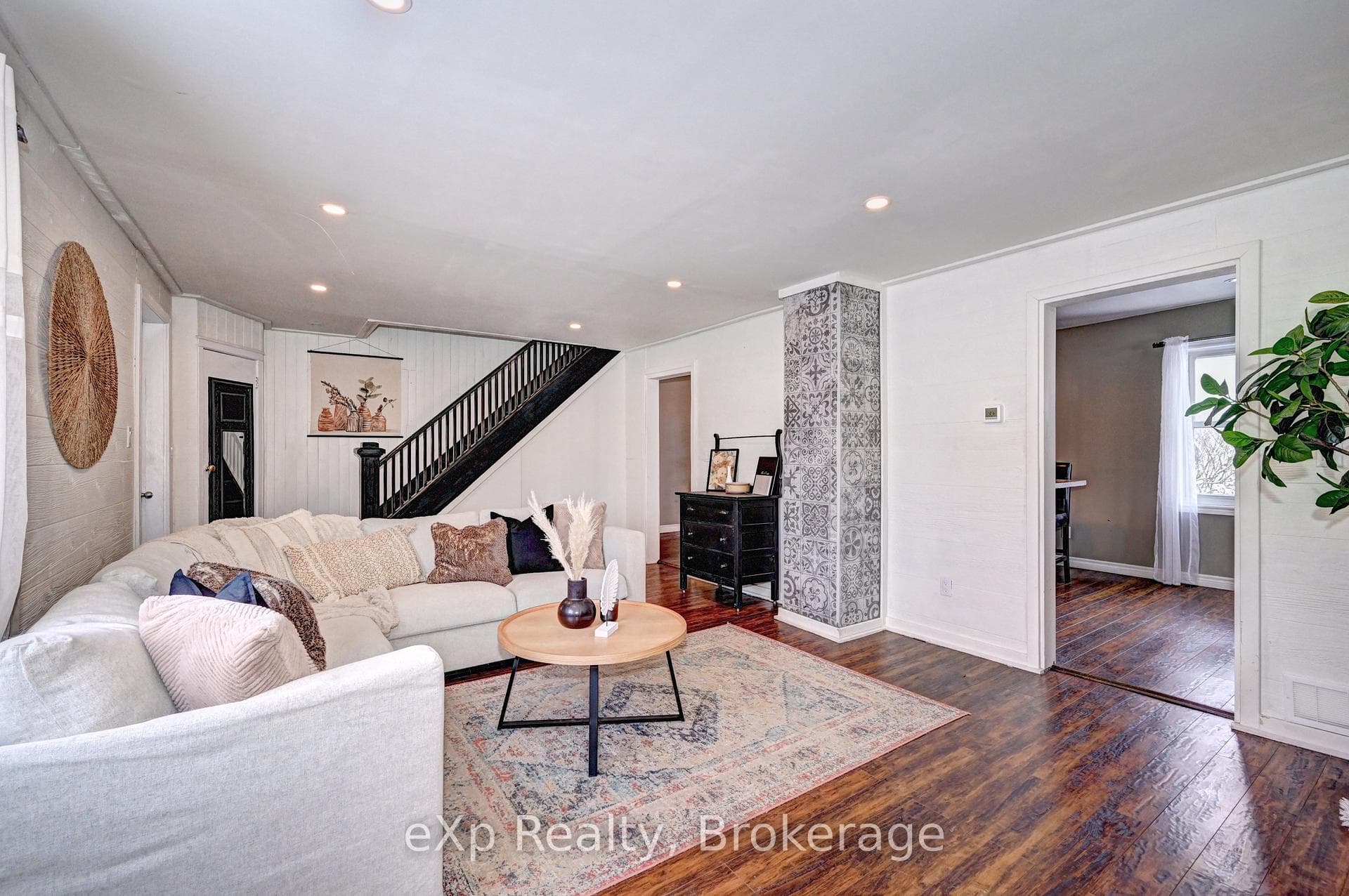 310 BARBER Avenue photo 11
