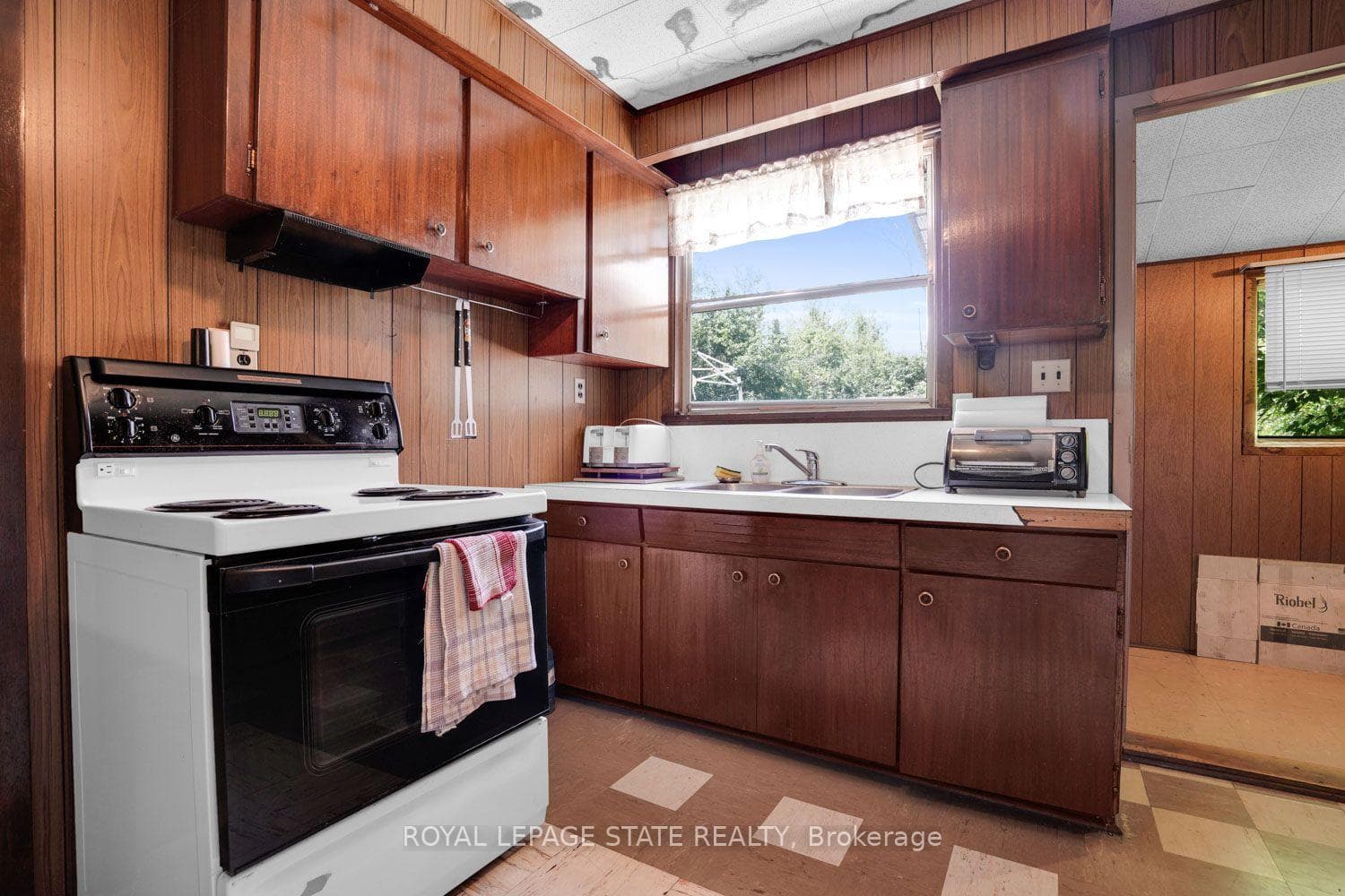 104 Farley Circle photo 9