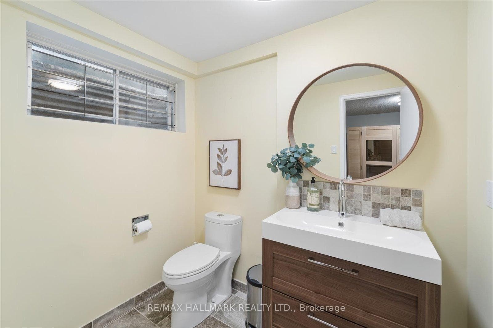 1156 Gloucester Square photo 42