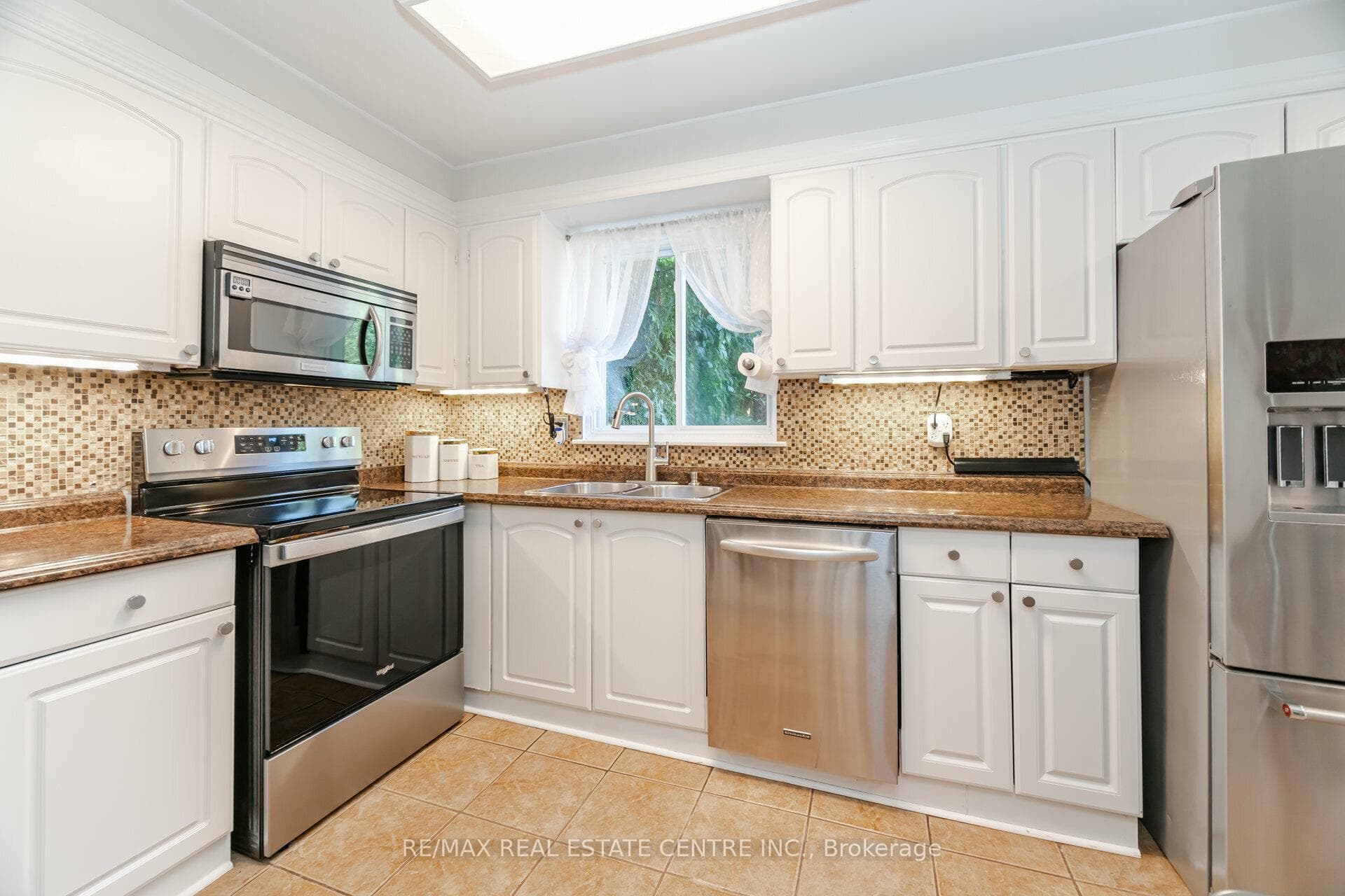 26 Jeanette Place photo 13