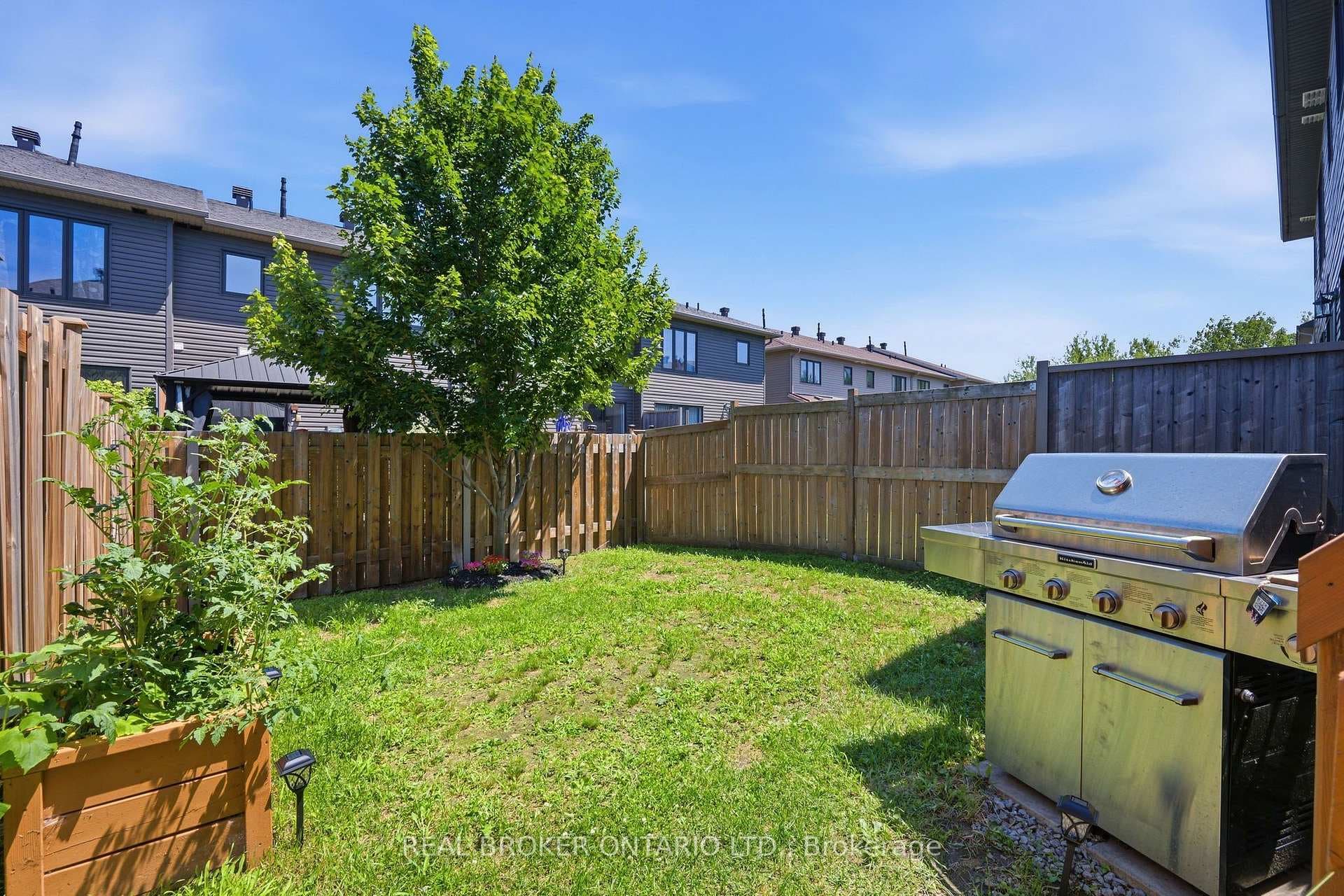 607 Petrichor Crescent photo 30