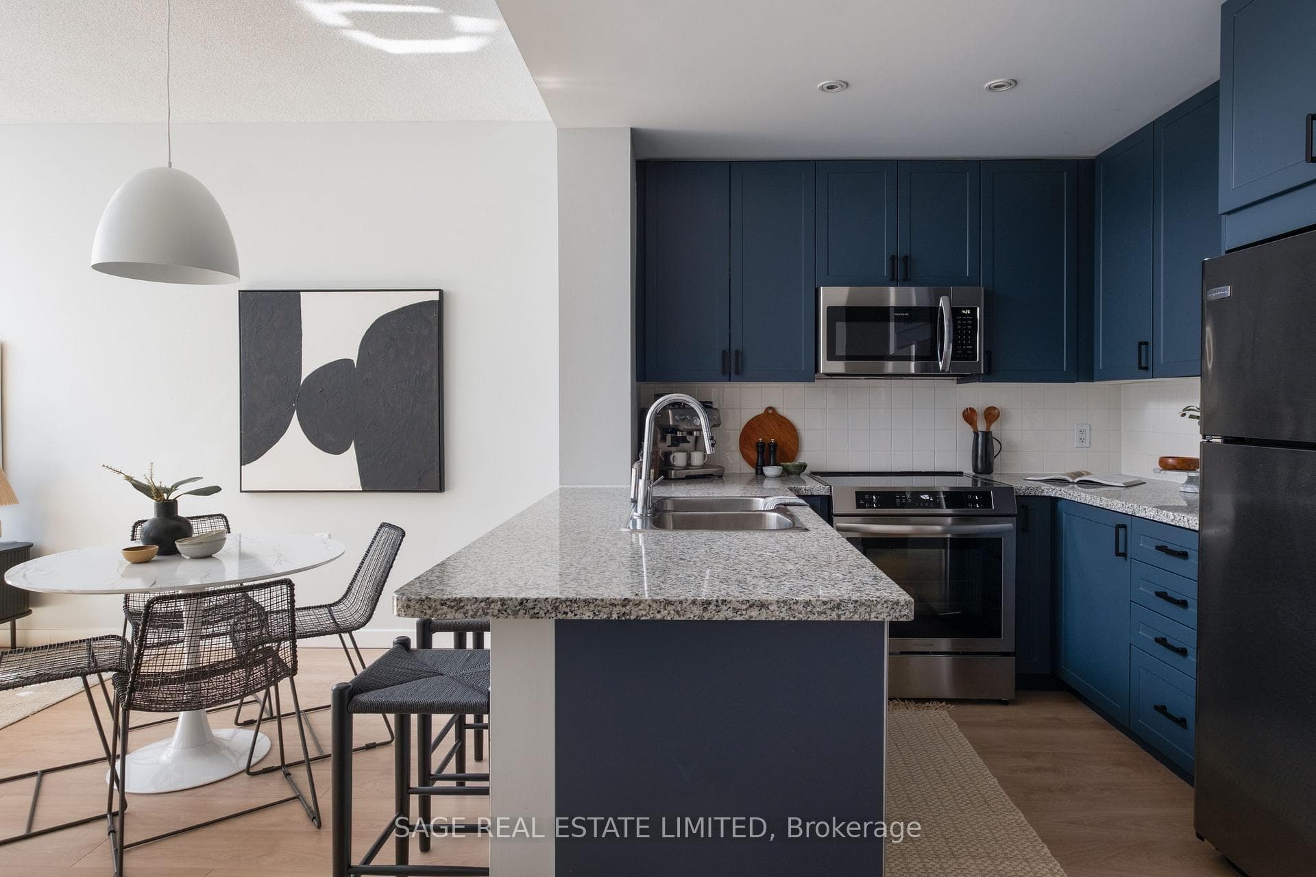 85 Bloor Street Unit 1713 photo 5