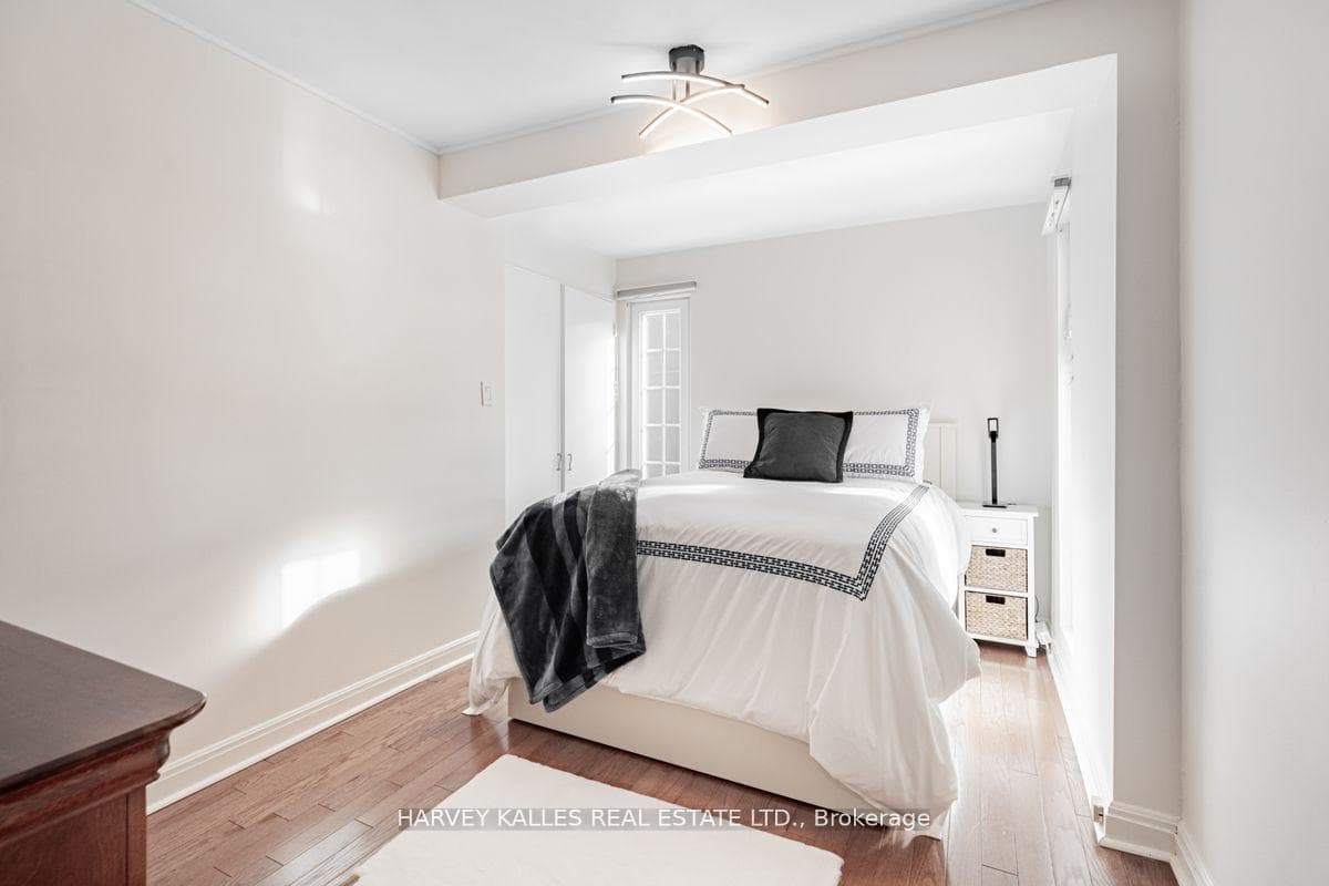 144 Armour Boulevard photo 28