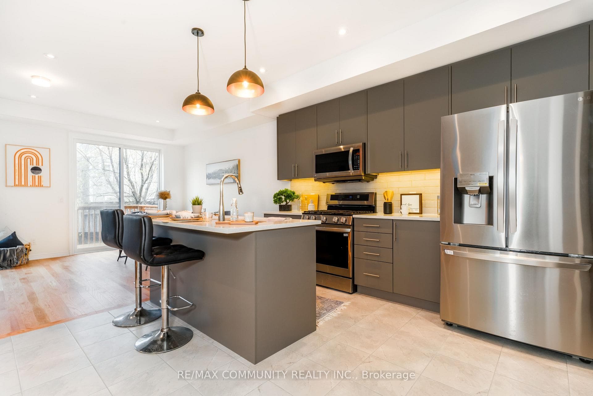 27 Sorbara Way photo 4
