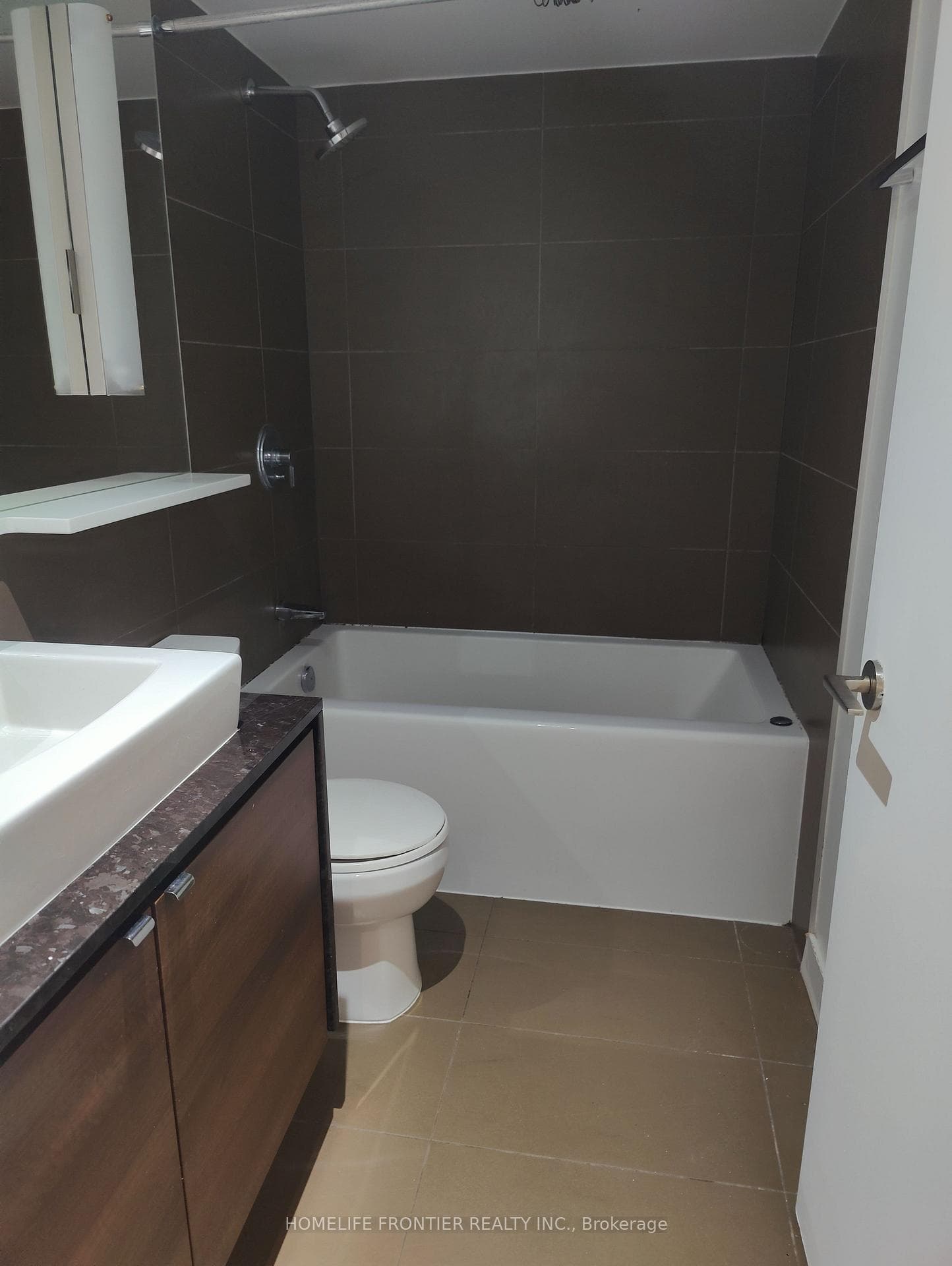 121 Mcmahon Drive Unit 1712 photo 8