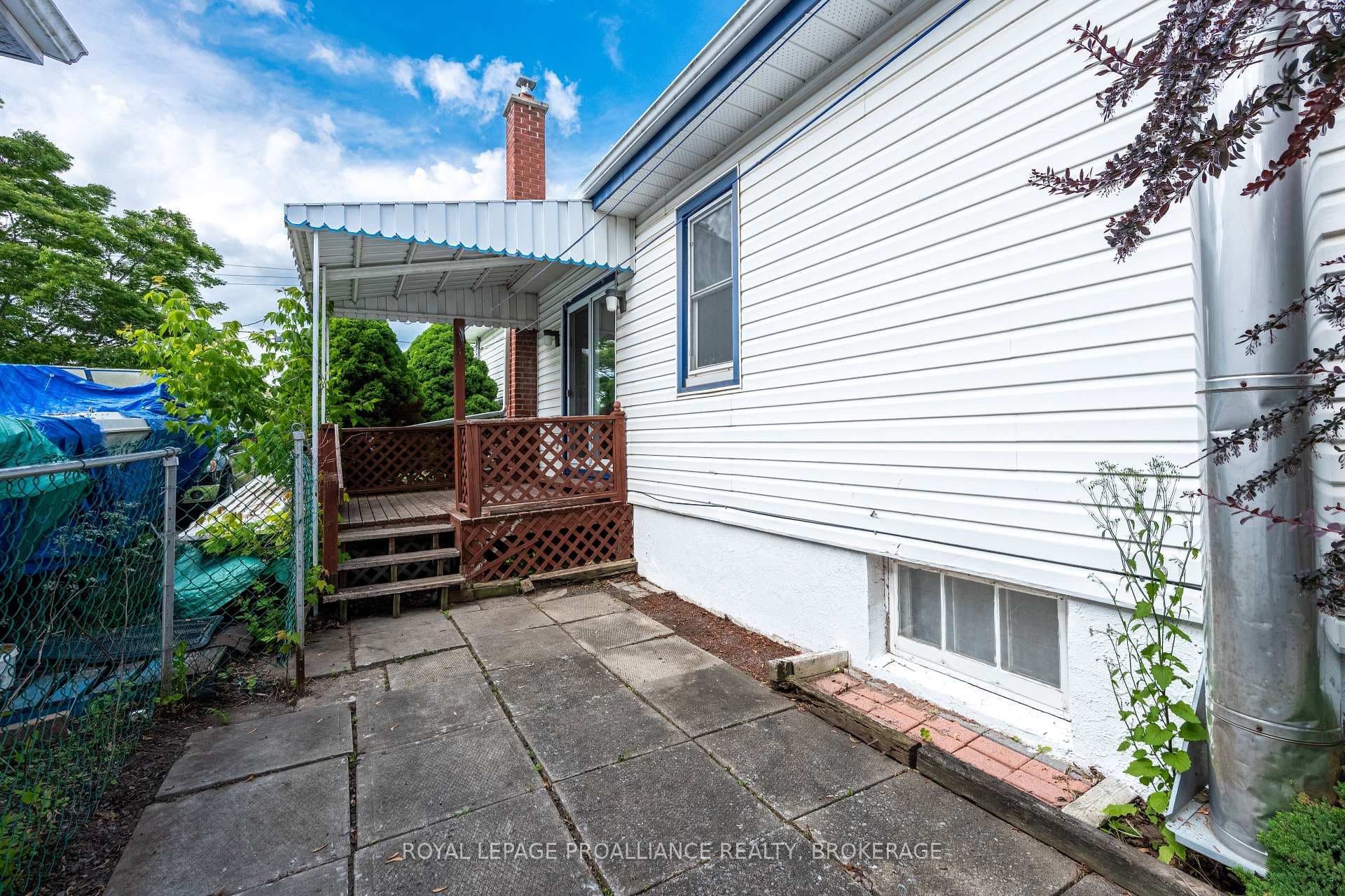 260 Elmwood Street photo 38