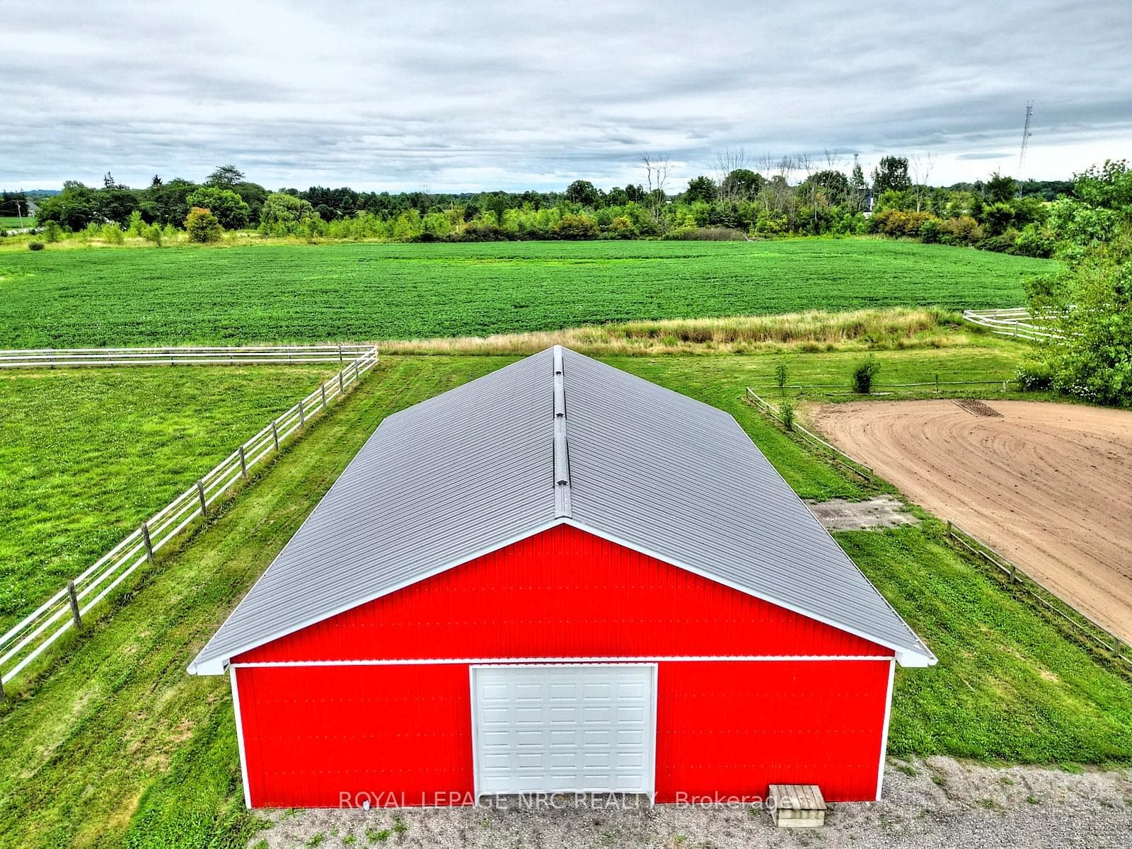 Immaculate Barn (36'x48')