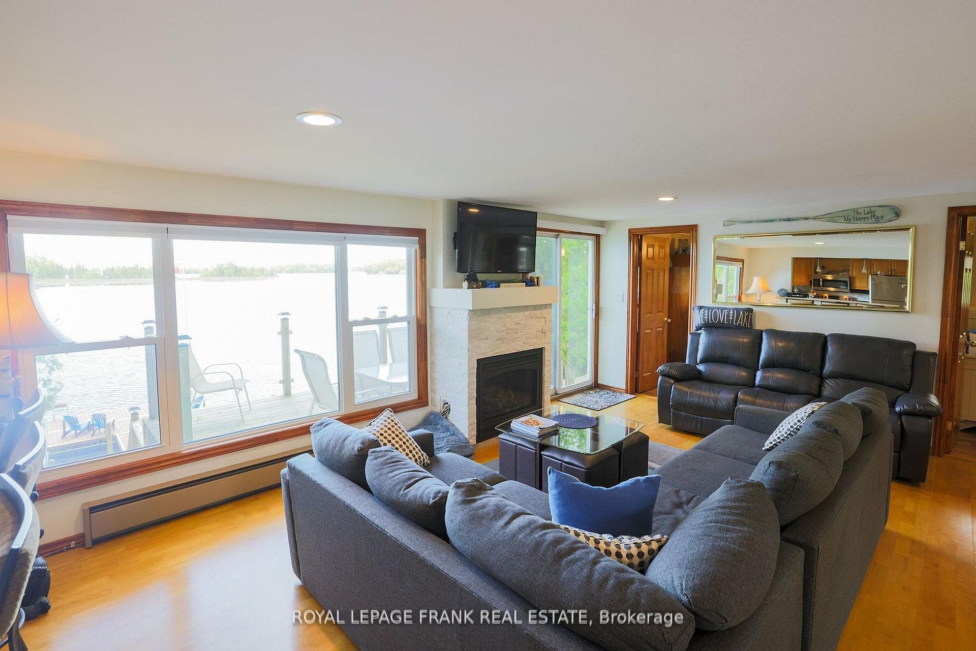 Large living room wondow overlooking the lake.
