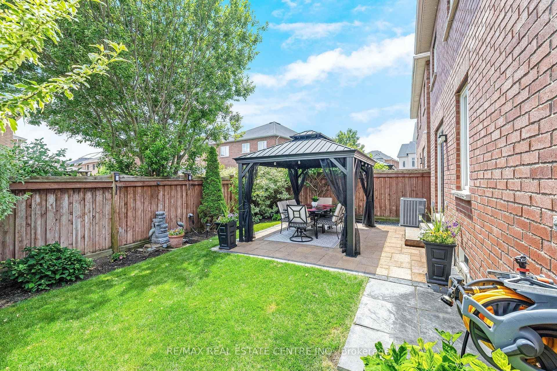241 Duff Crescent photo 30