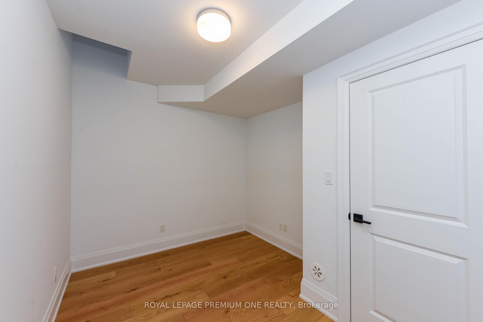 35 Lunar Crescent Unit 136 photo 20