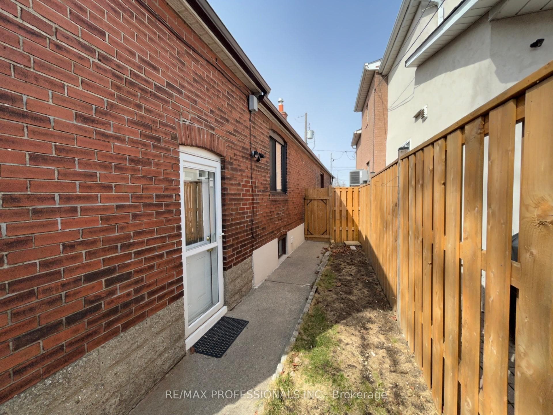 71 Bernice Crescent photo 14