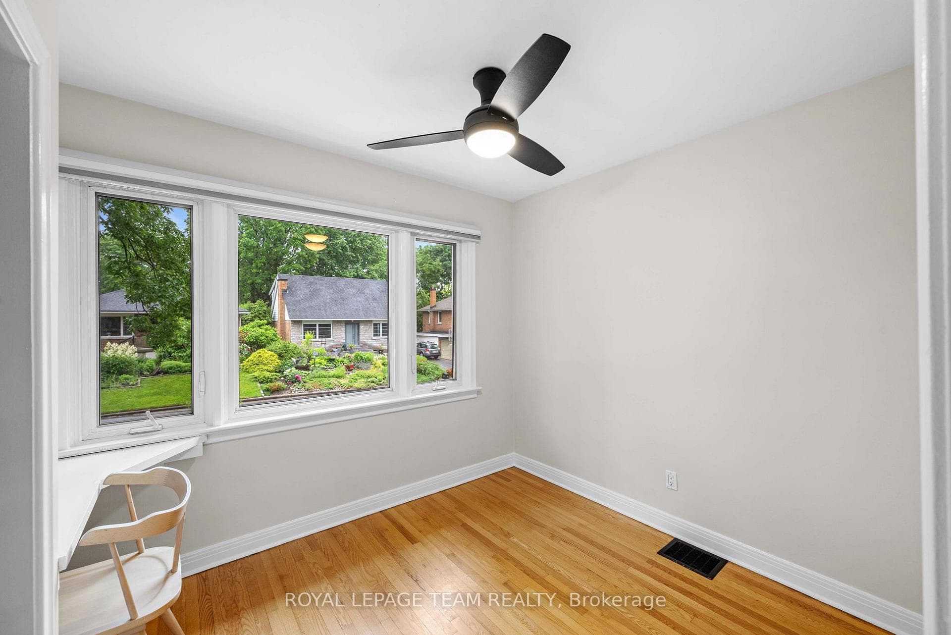 631 Courtenay Avenue photo 14