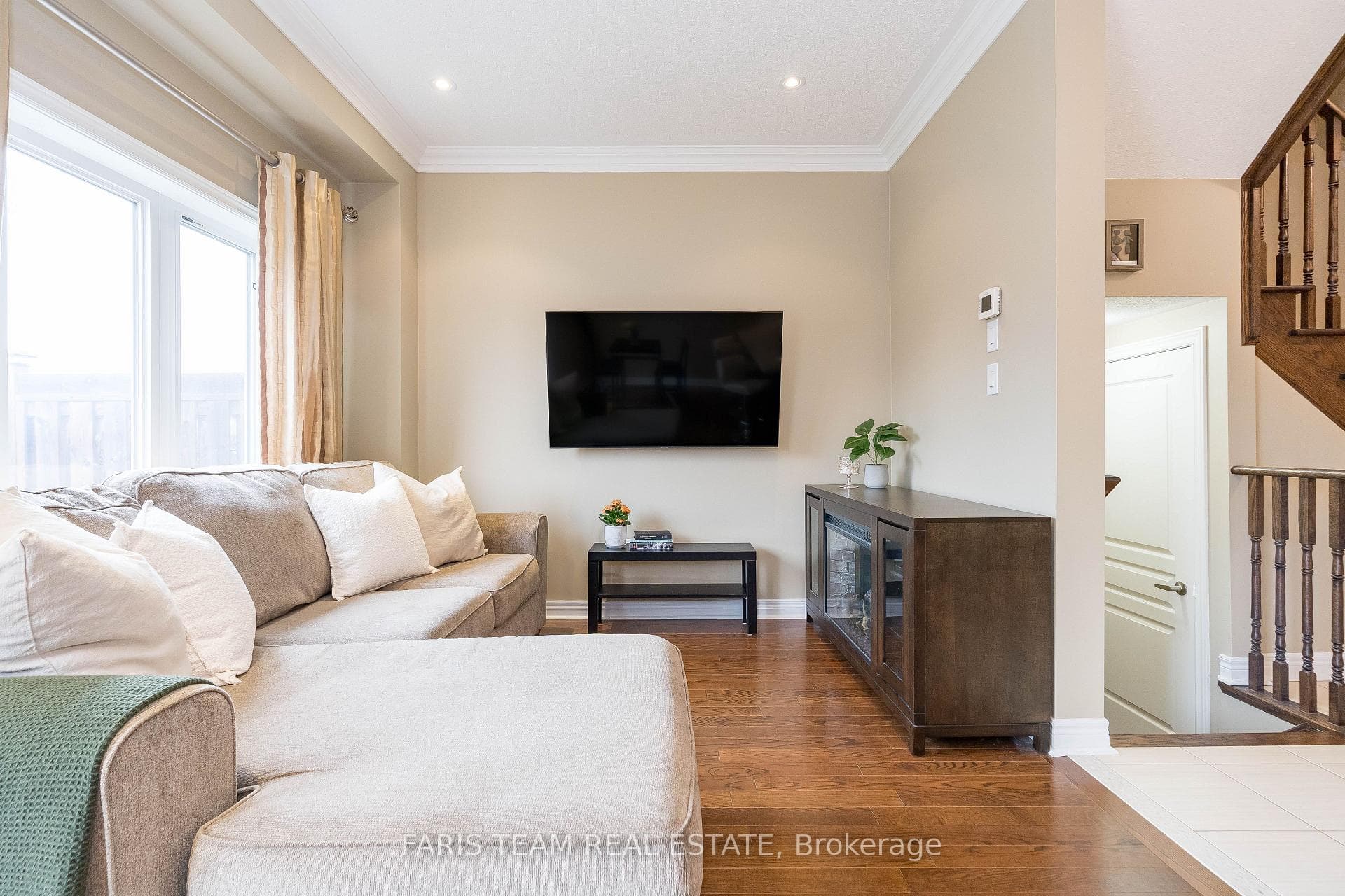 4 Snelgrove Crescent photo 9