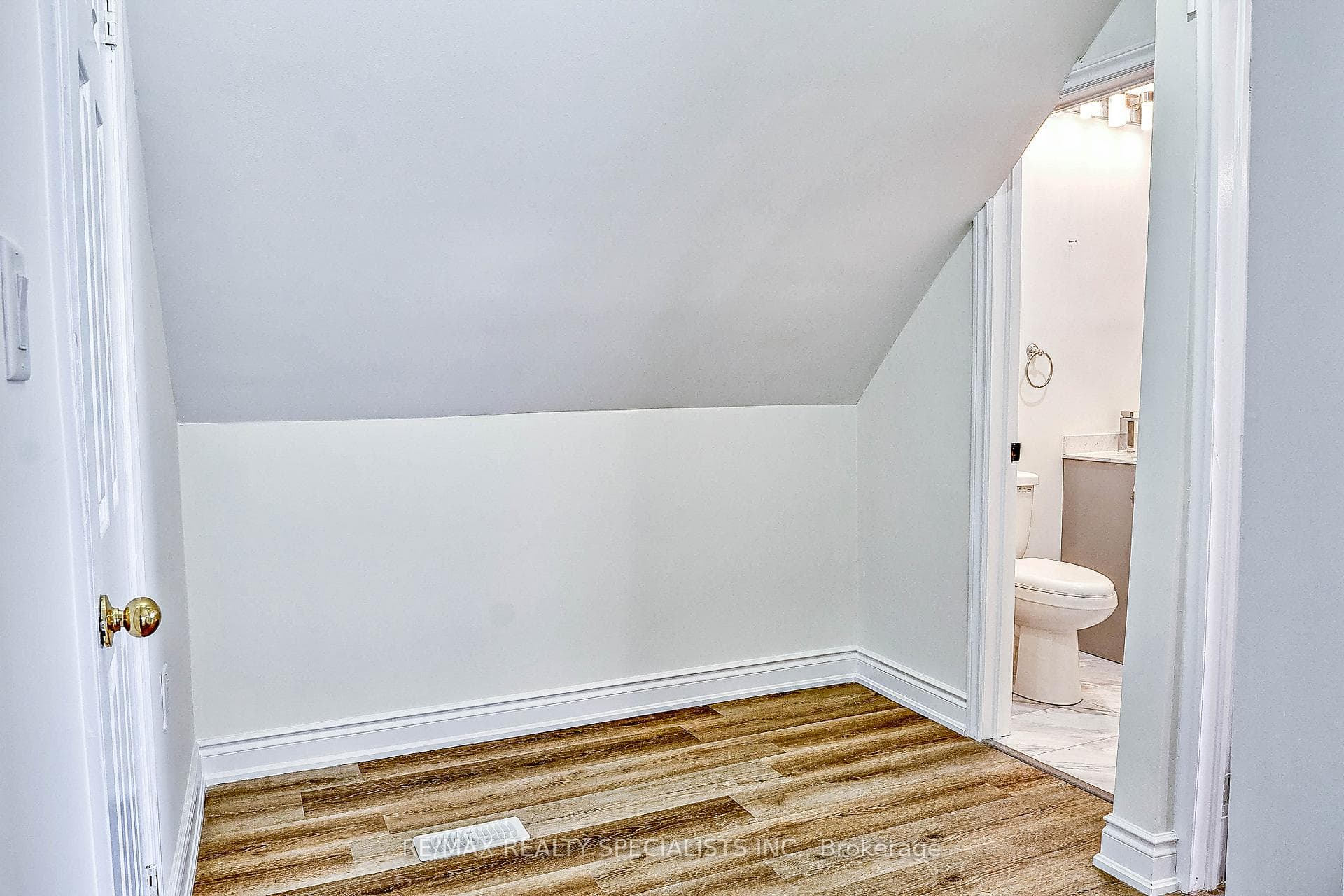 143 GLENDALE Avenue photo 24