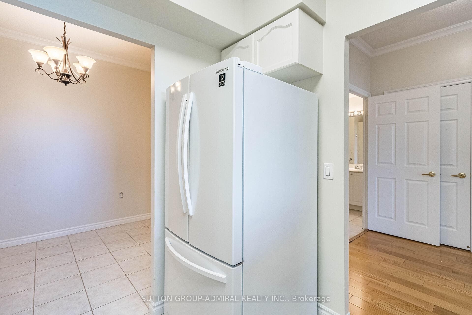 100 Burloak Drive Unit 1515 photo 19