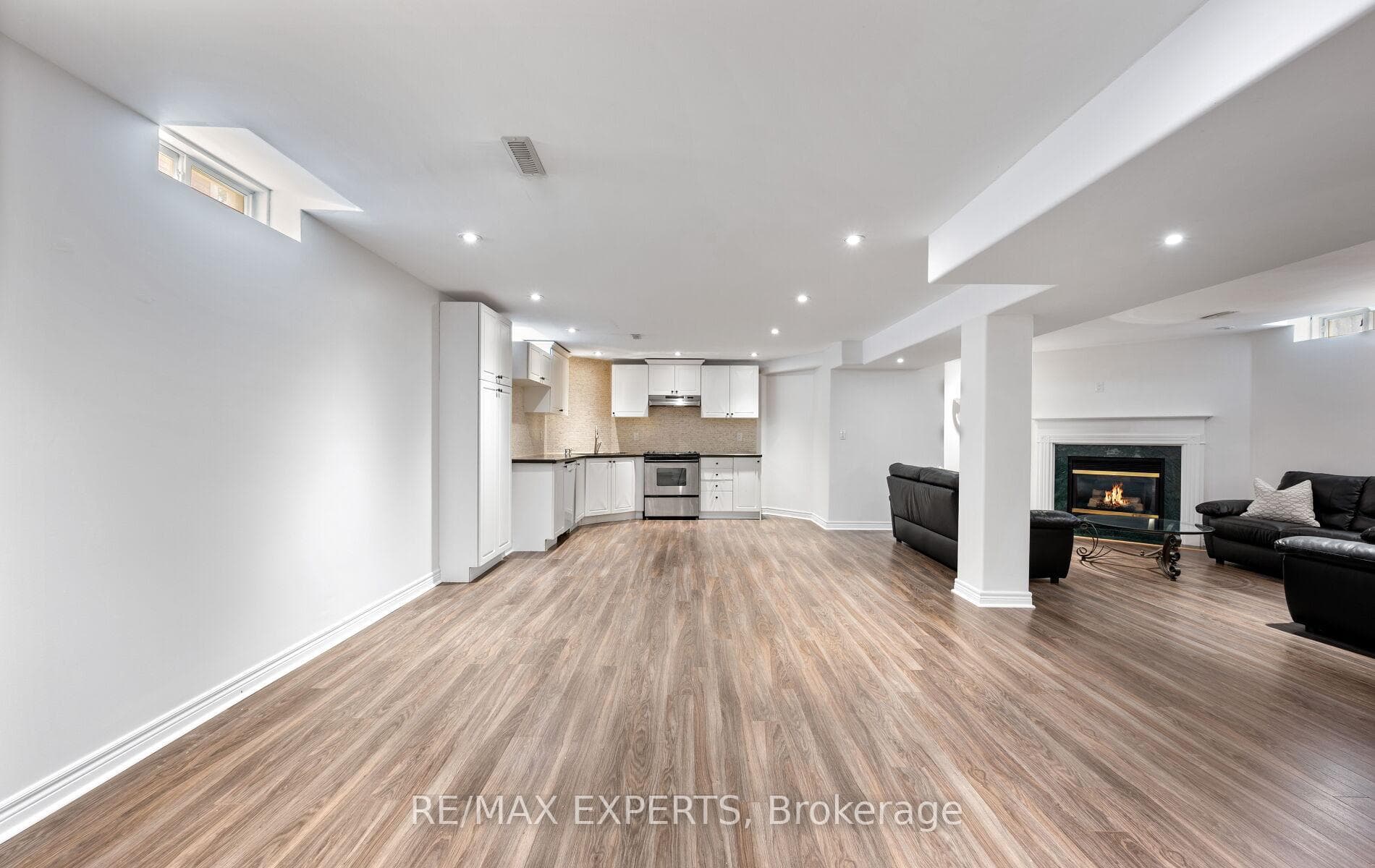 214 Waterbury Street photo 37