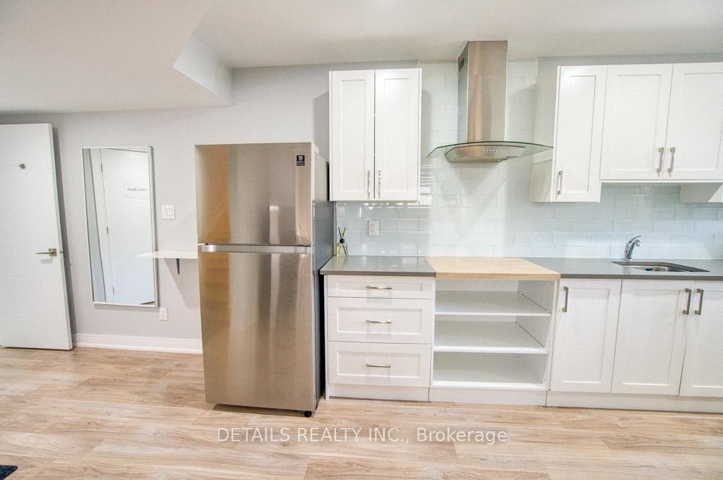 992 Baseline Road photo 41