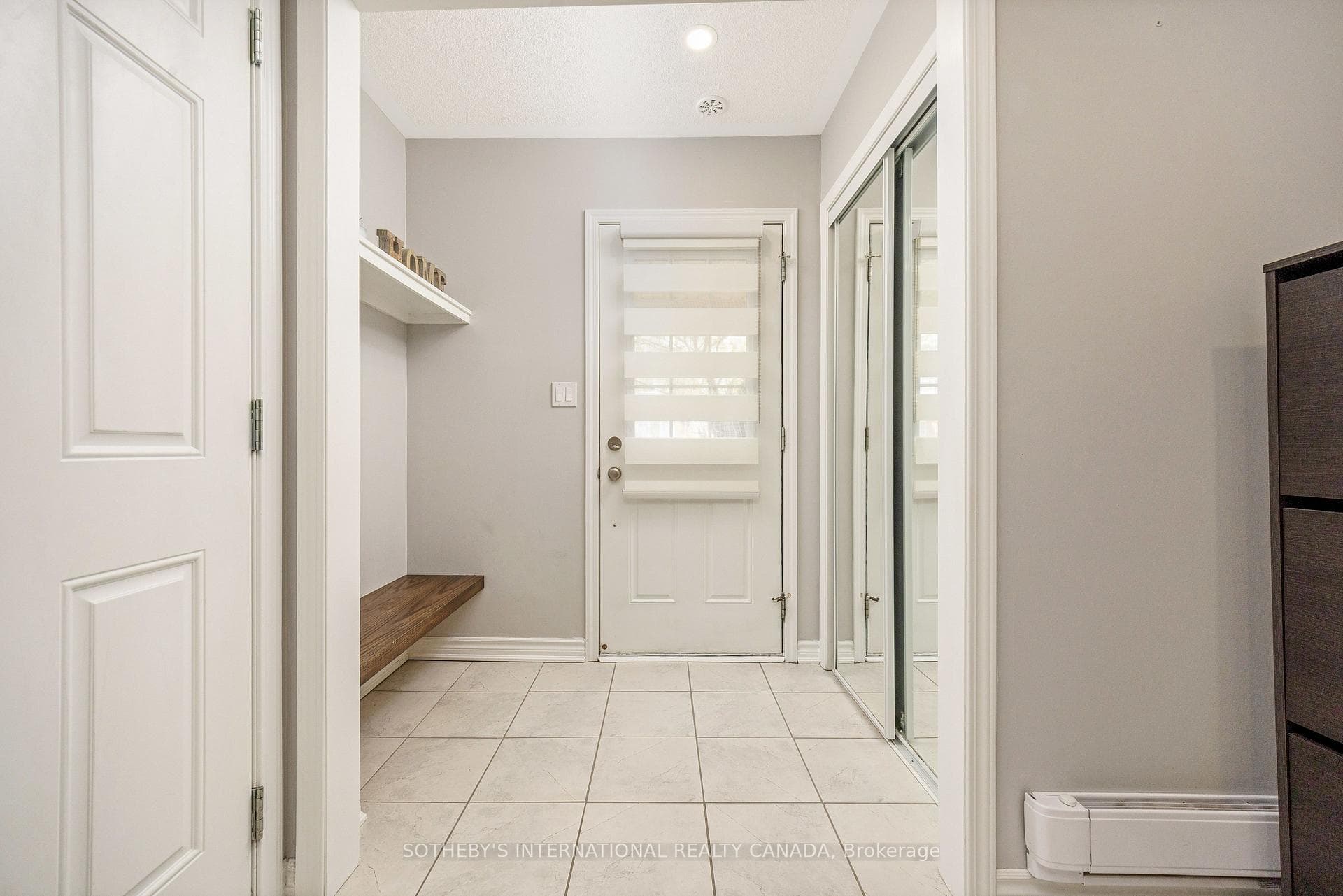 1619 Gainer Crescent photo 4