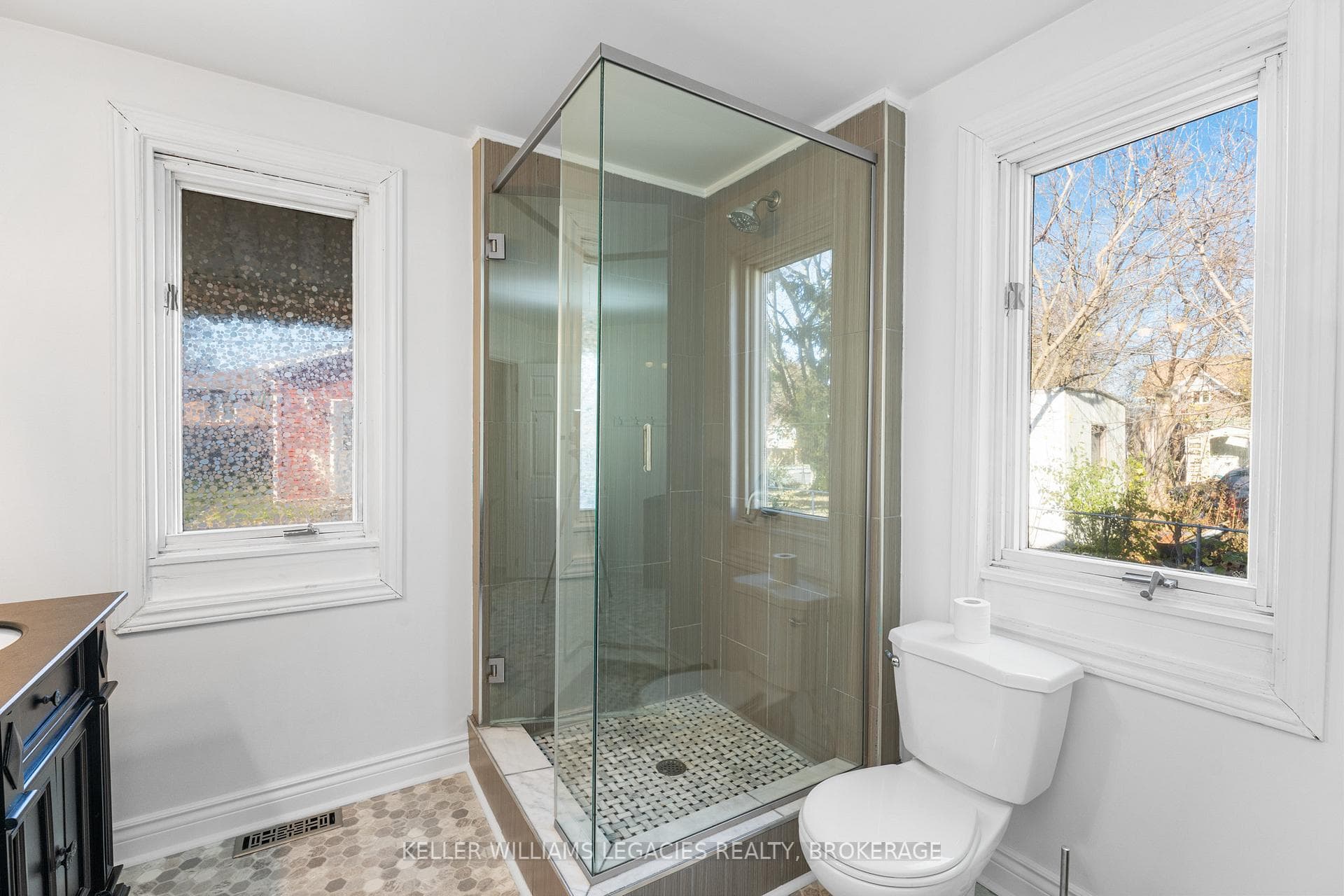 1202 MONTREAL Street photo 16