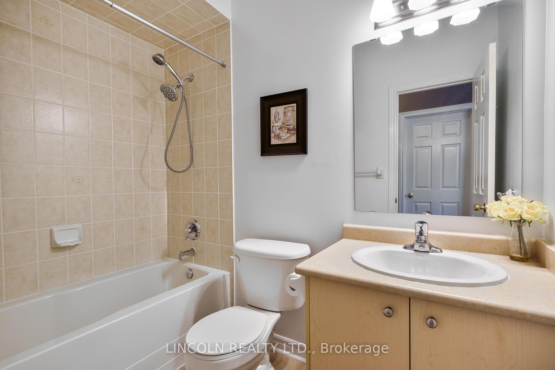 18 Glendower Crescent photo 18