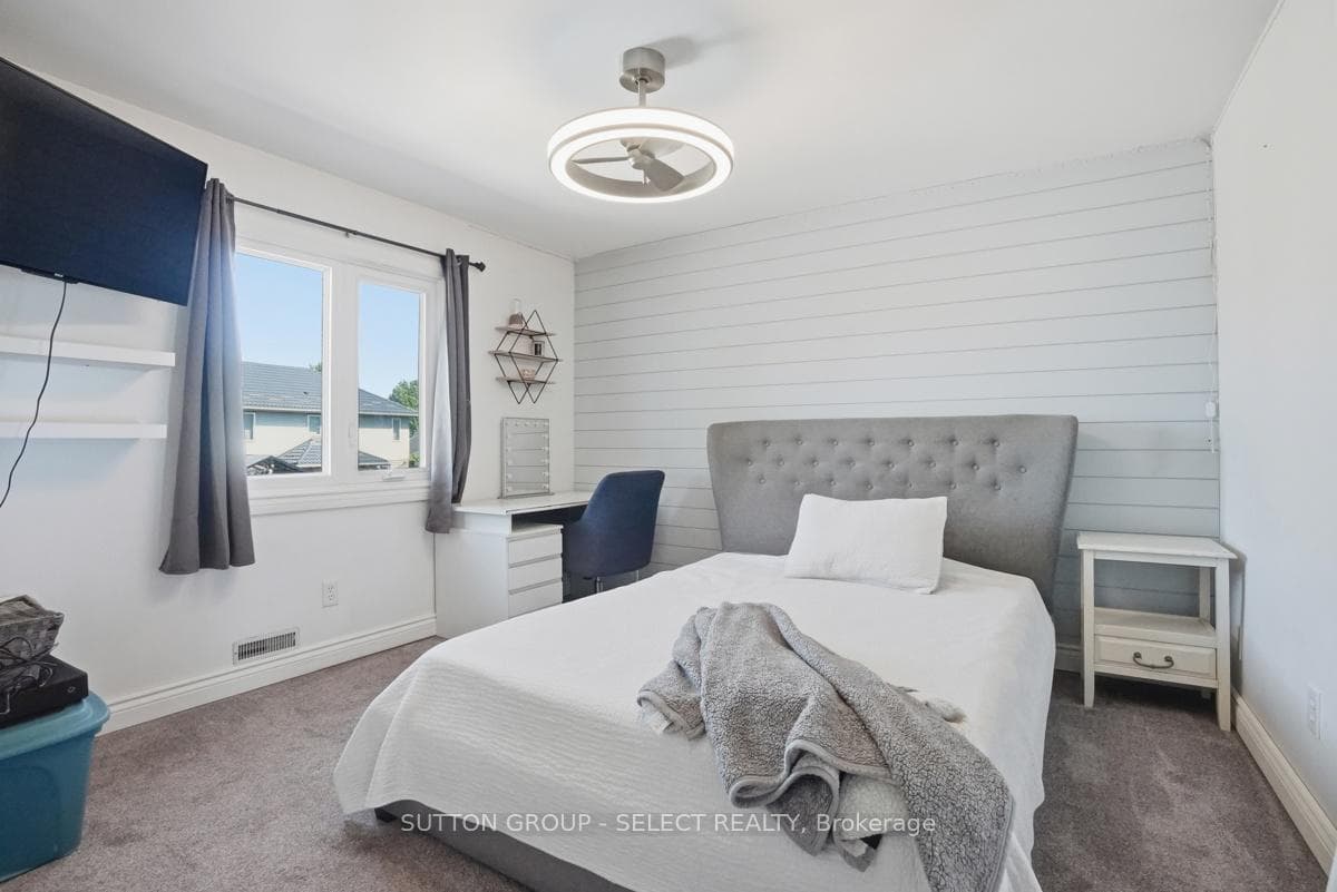 60 Edgevalley Road photo 31