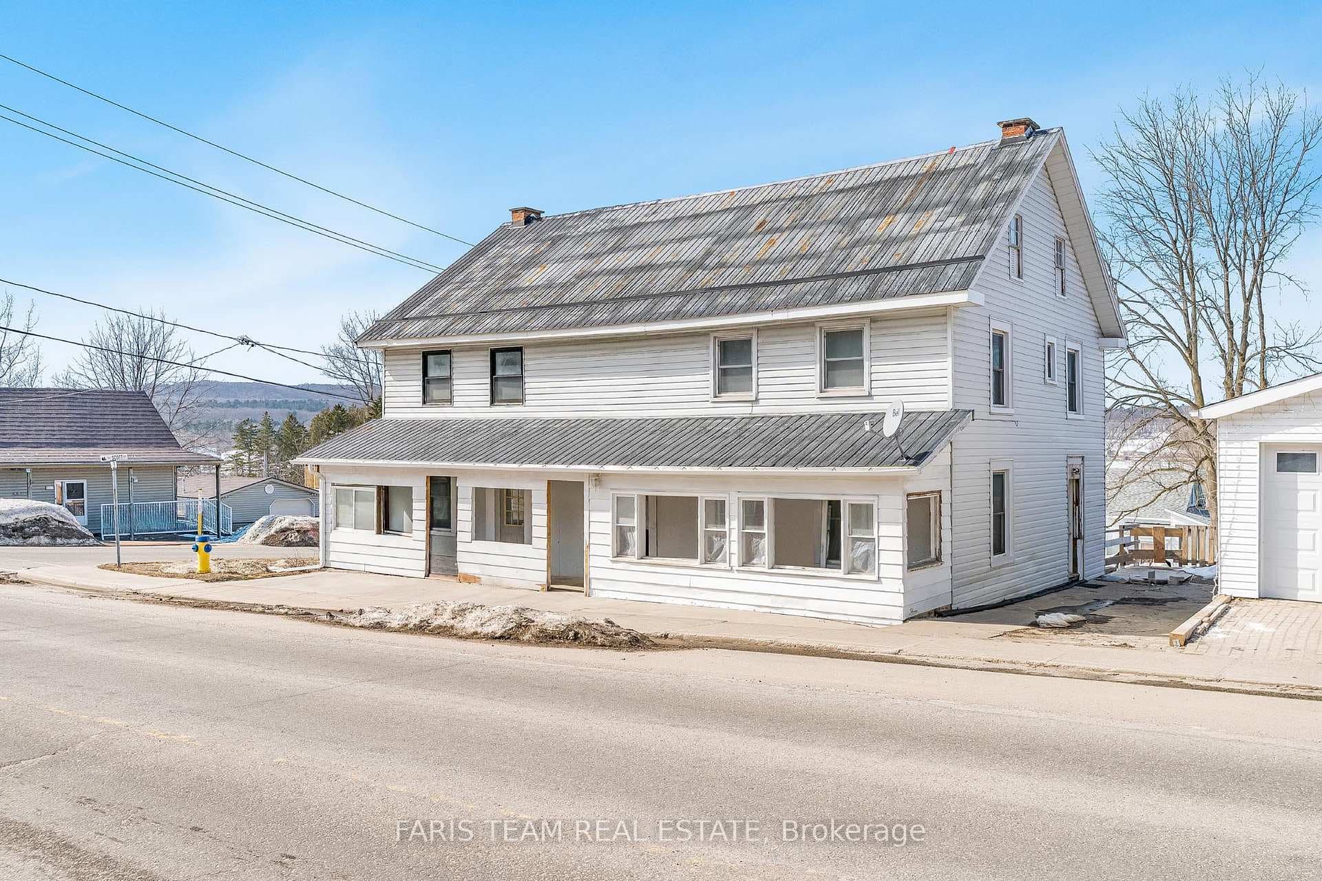61 Robert Street photo 2