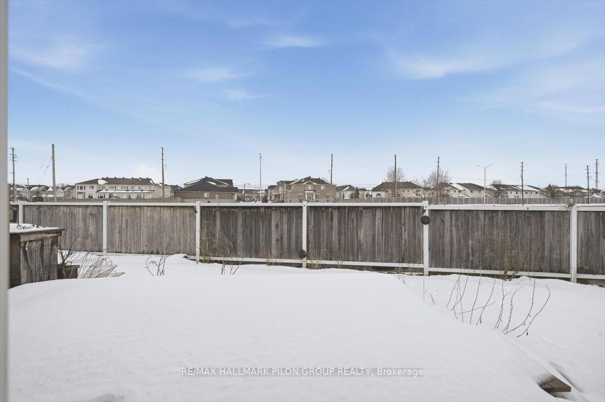 2015 Breezewood Street photo 18