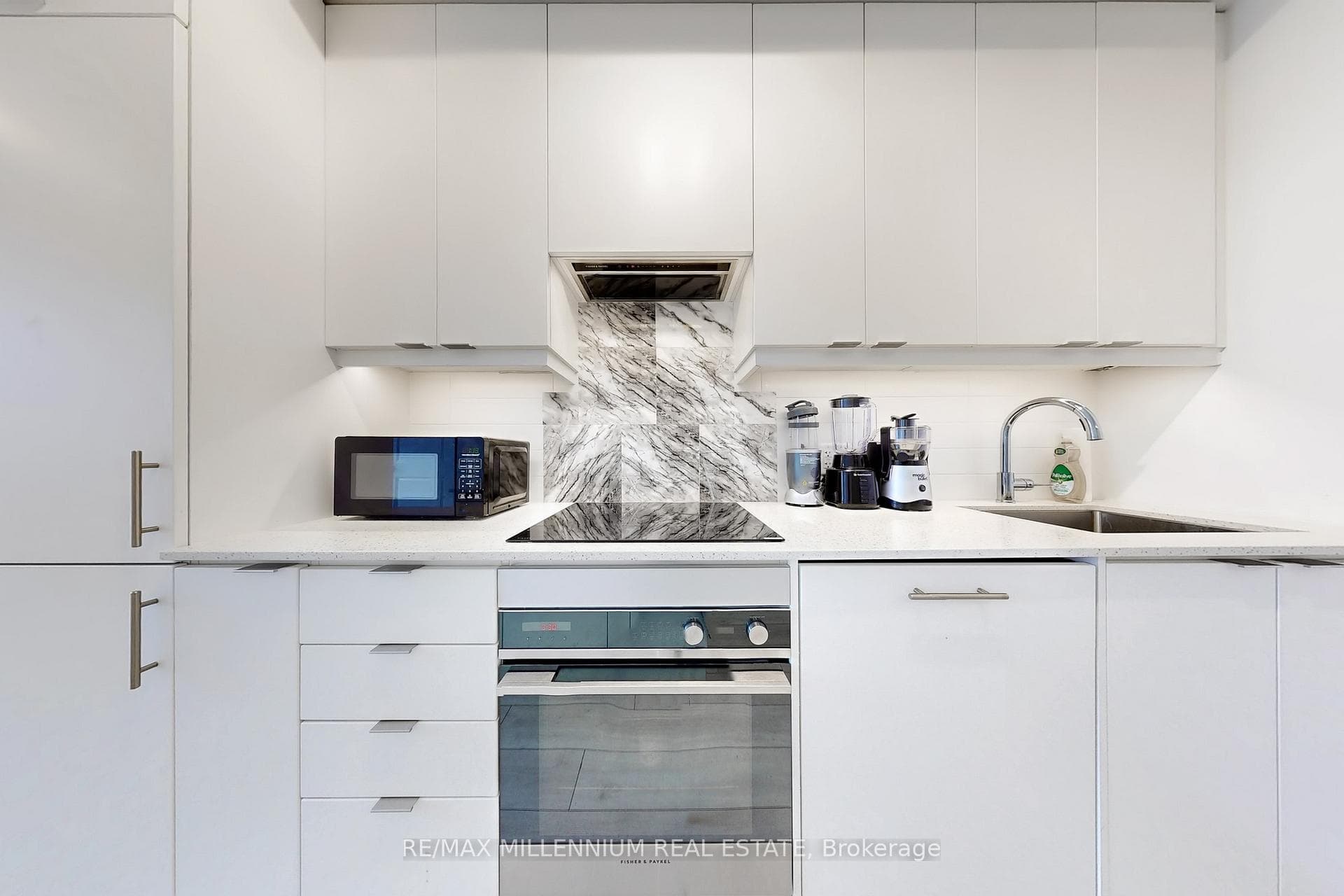 30 Elm Drive Unit 807 photo 17